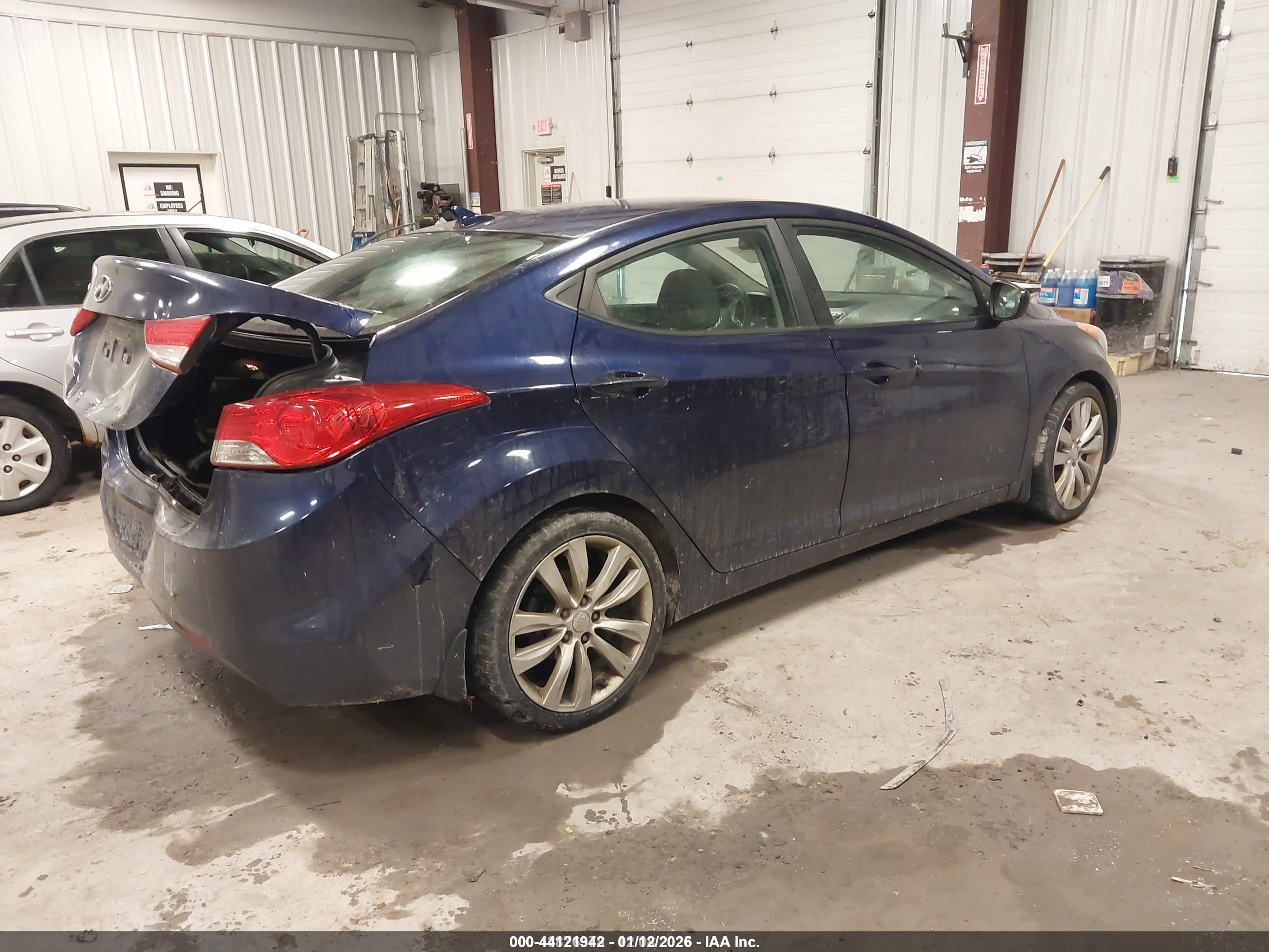 HYUNDAI ELANTRA image 4