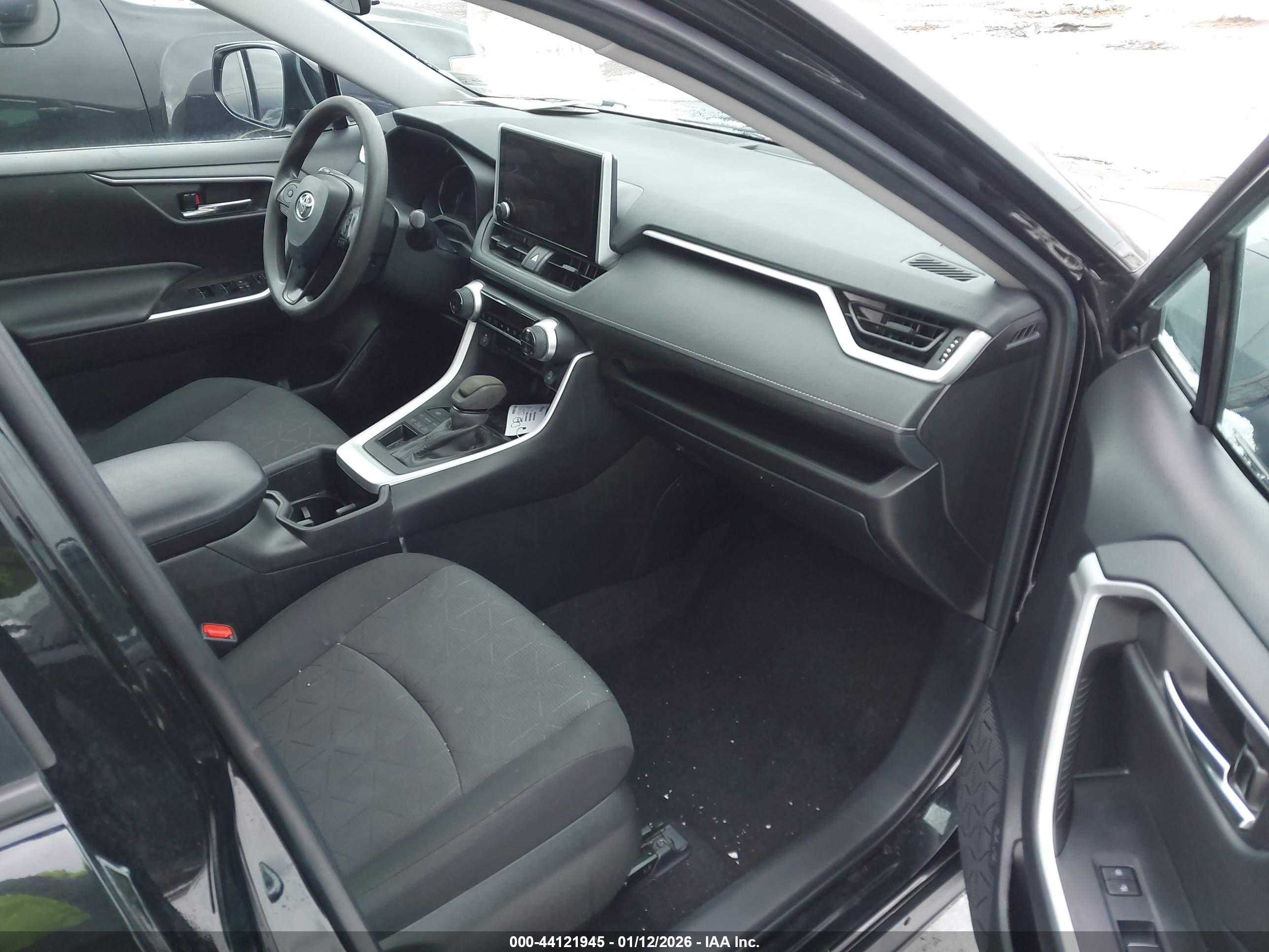 TOYOTA RAV4 image 5