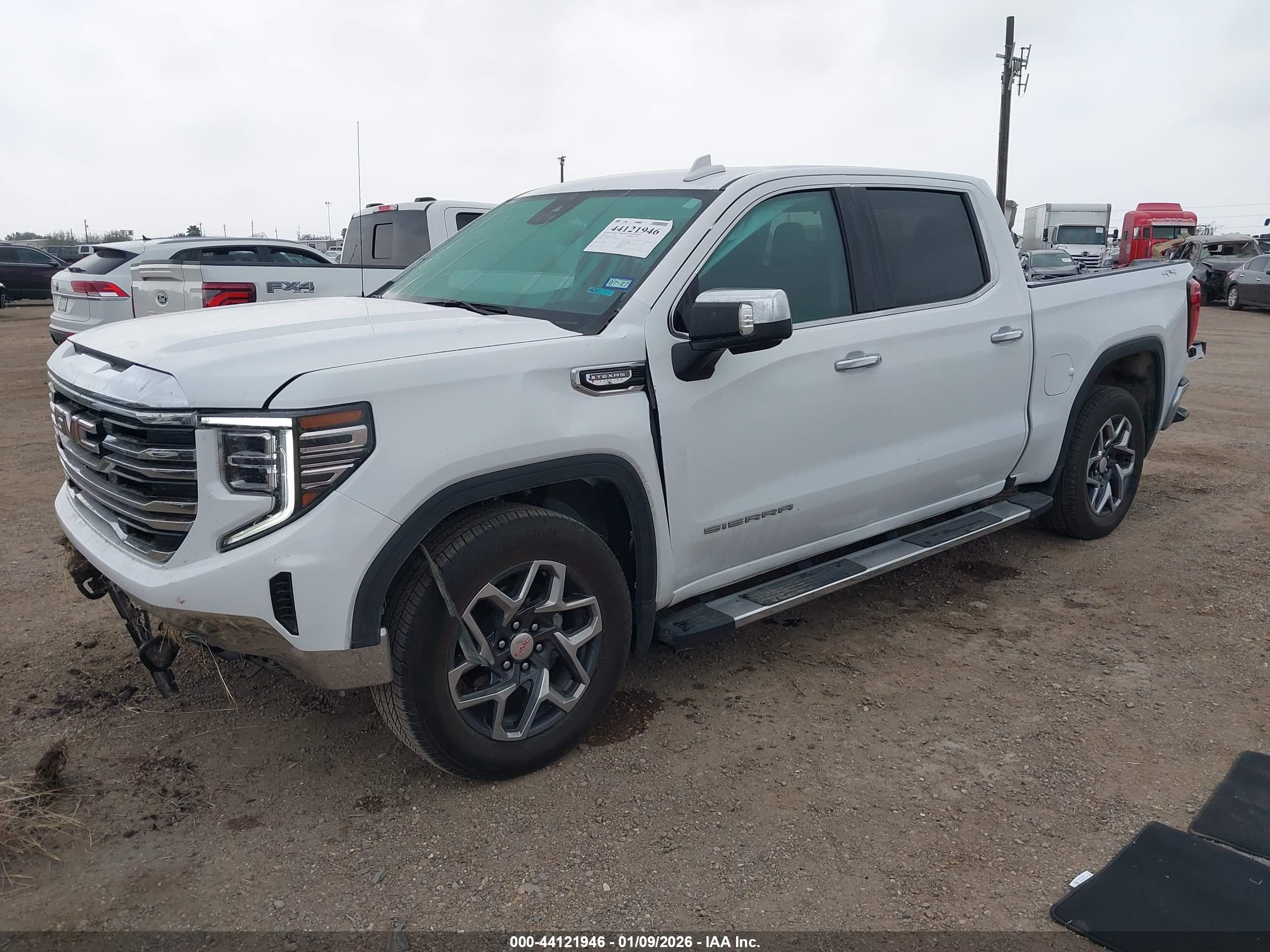 GMC SIERRA image 2