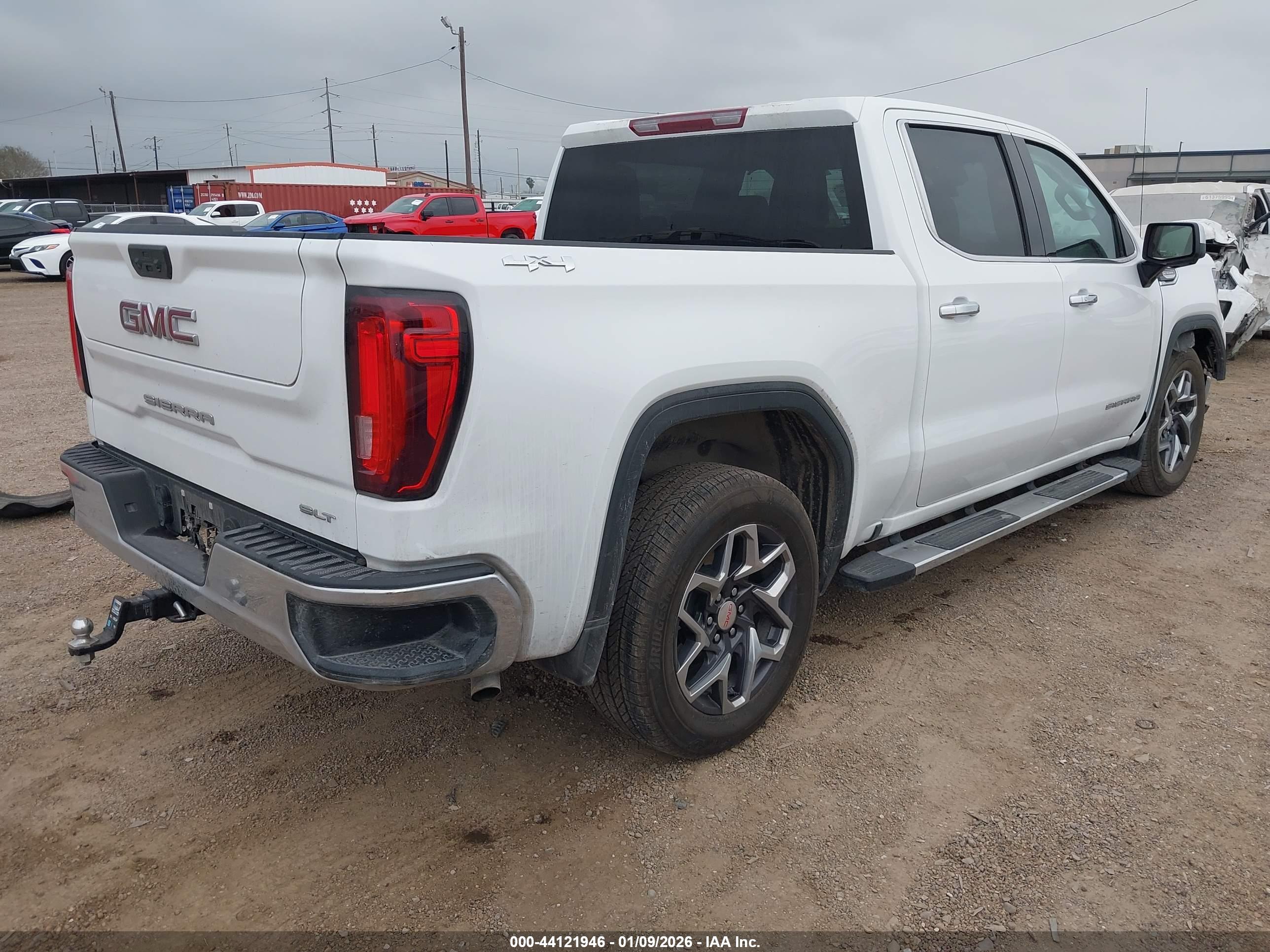 GMC SIERRA image 4