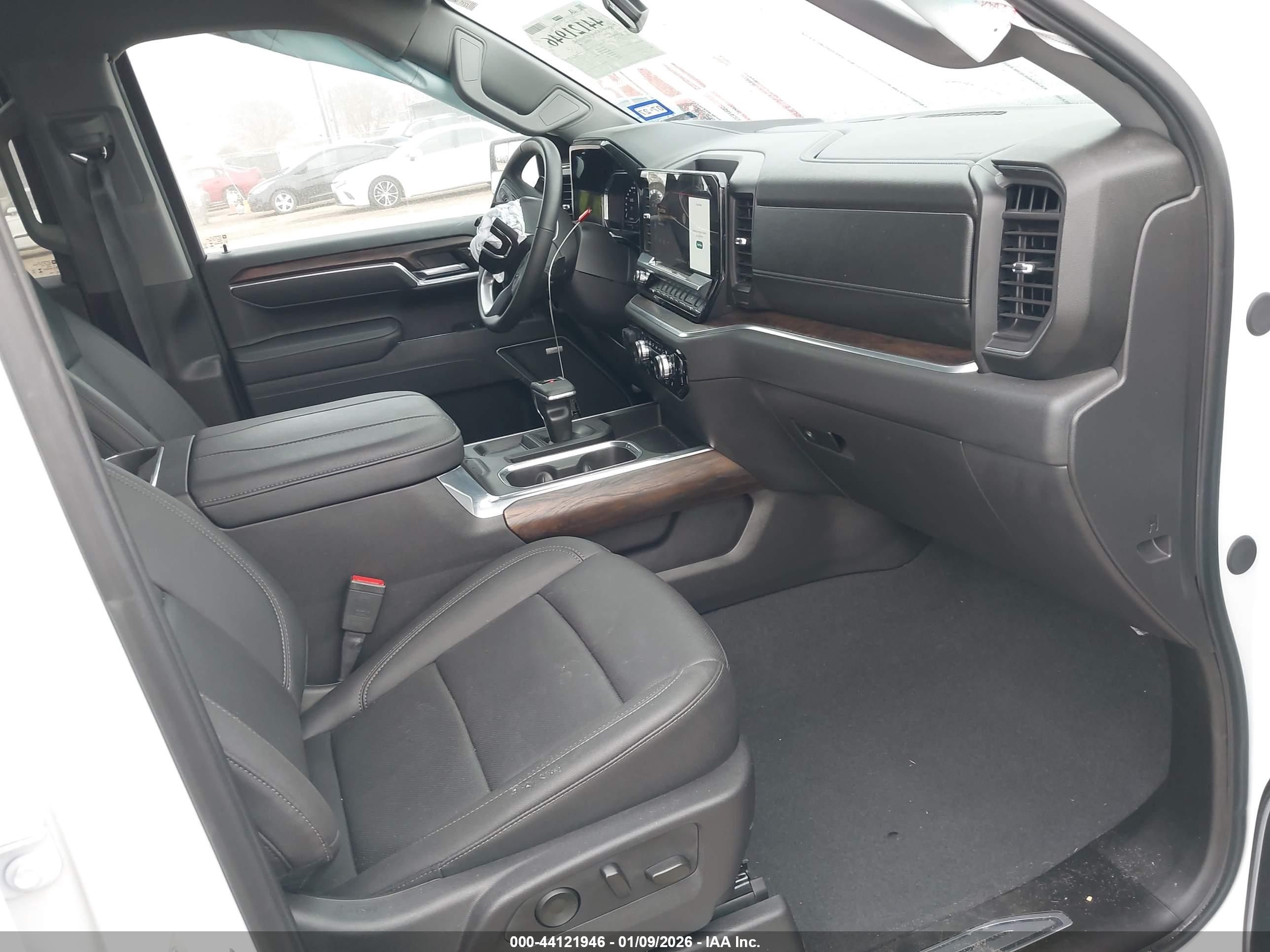 GMC SIERRA image 5