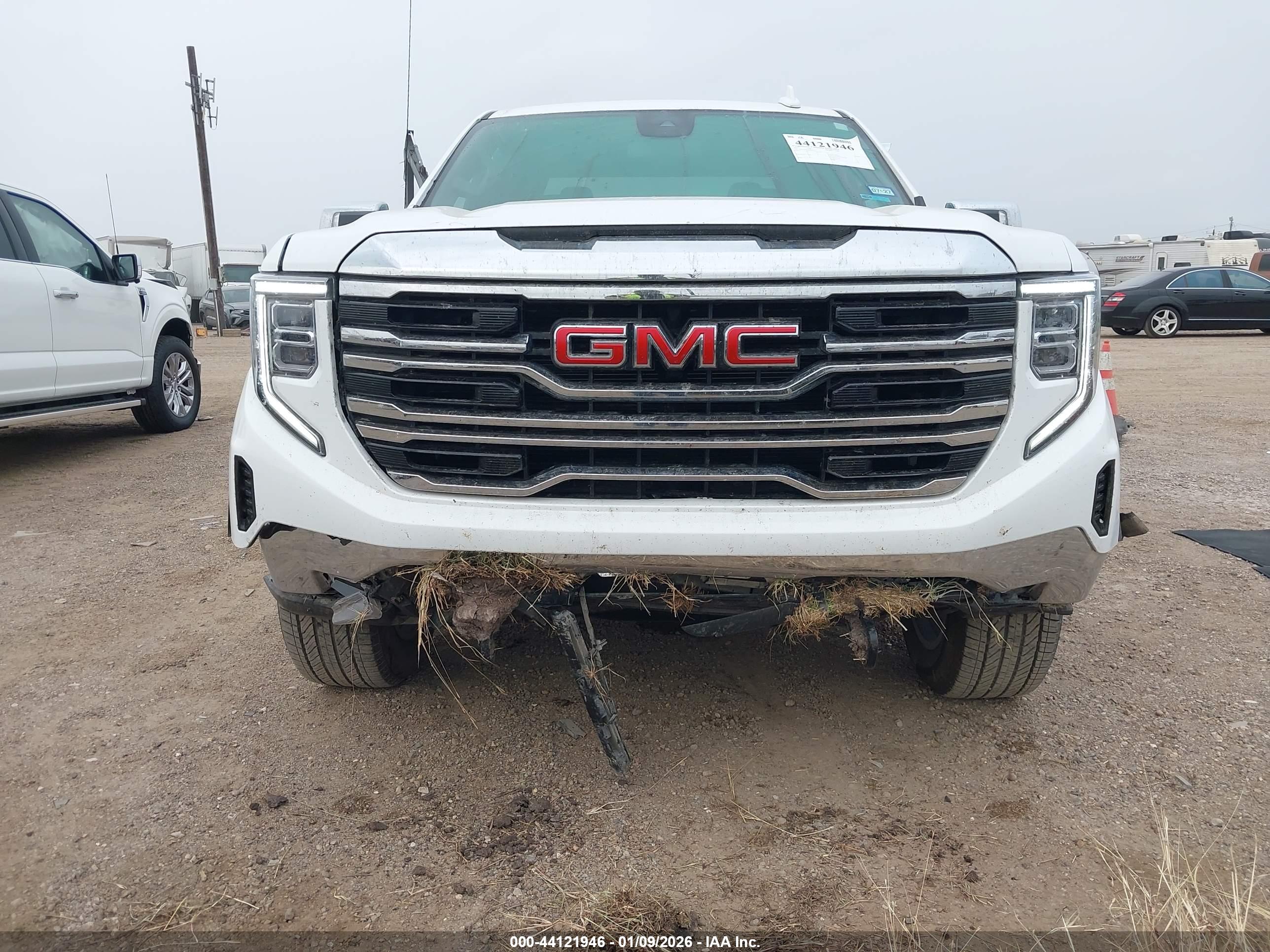GMC SIERRA image 6