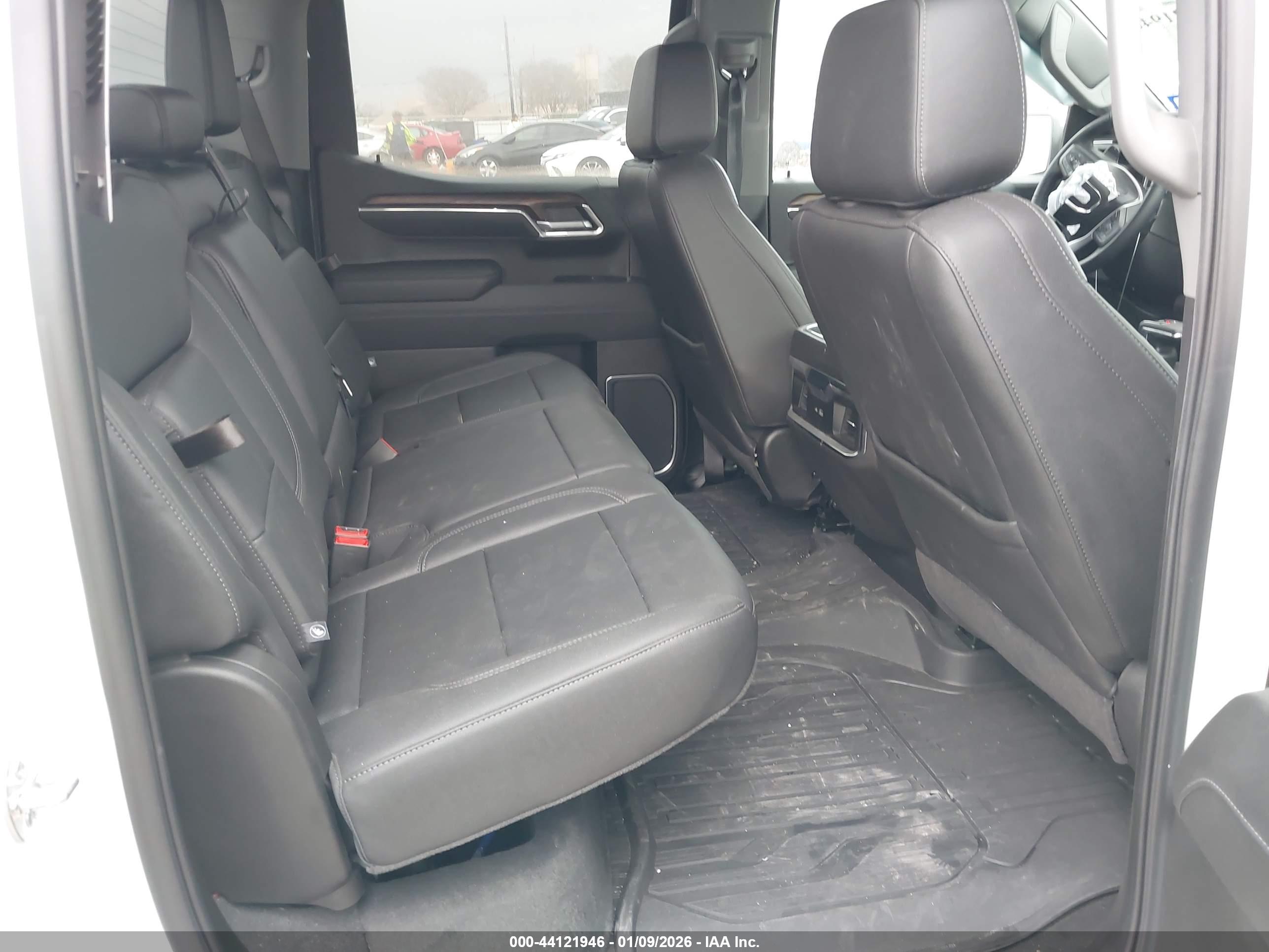 GMC SIERRA image 8