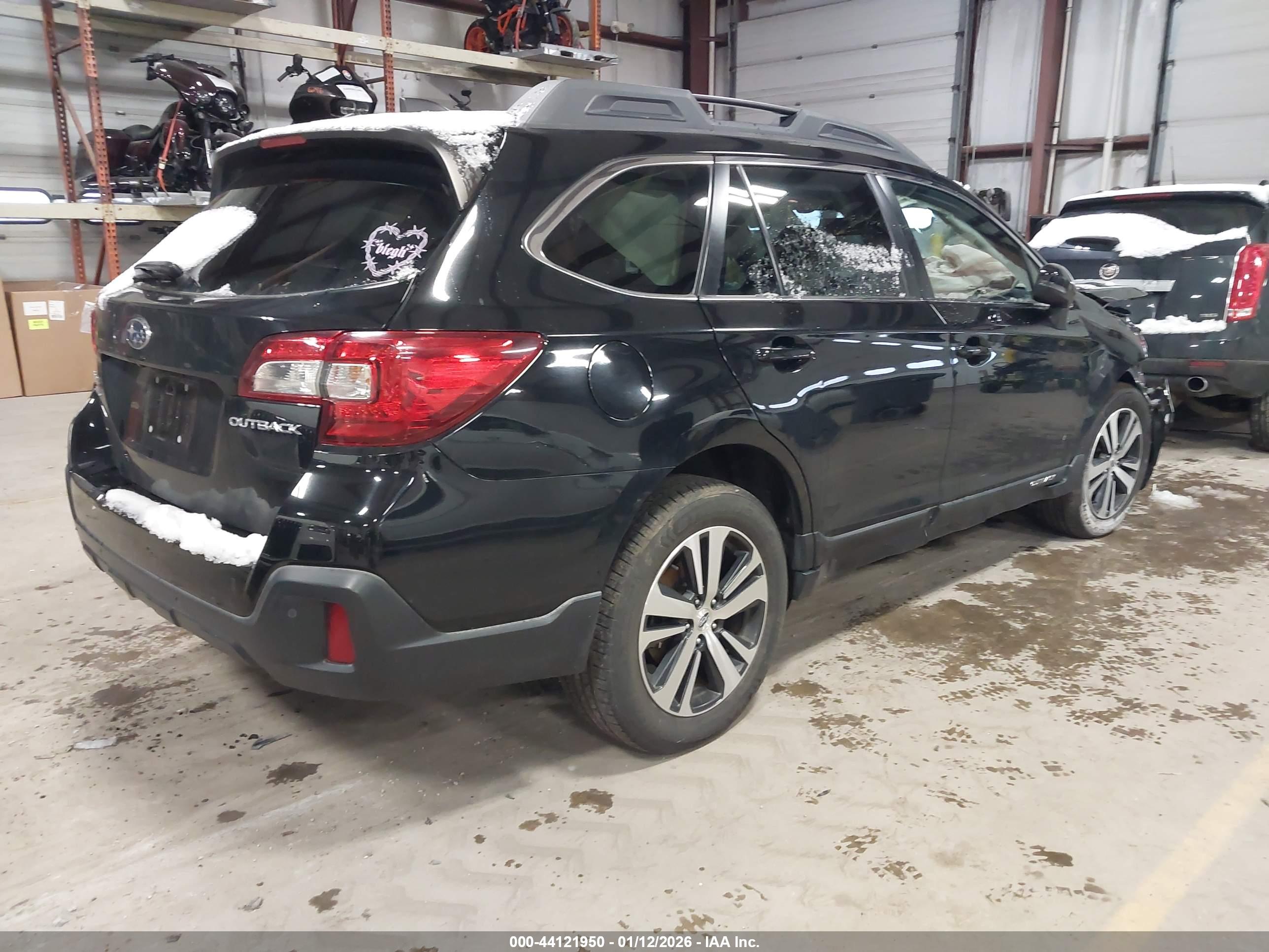 SUBARU OUTBACK image 4