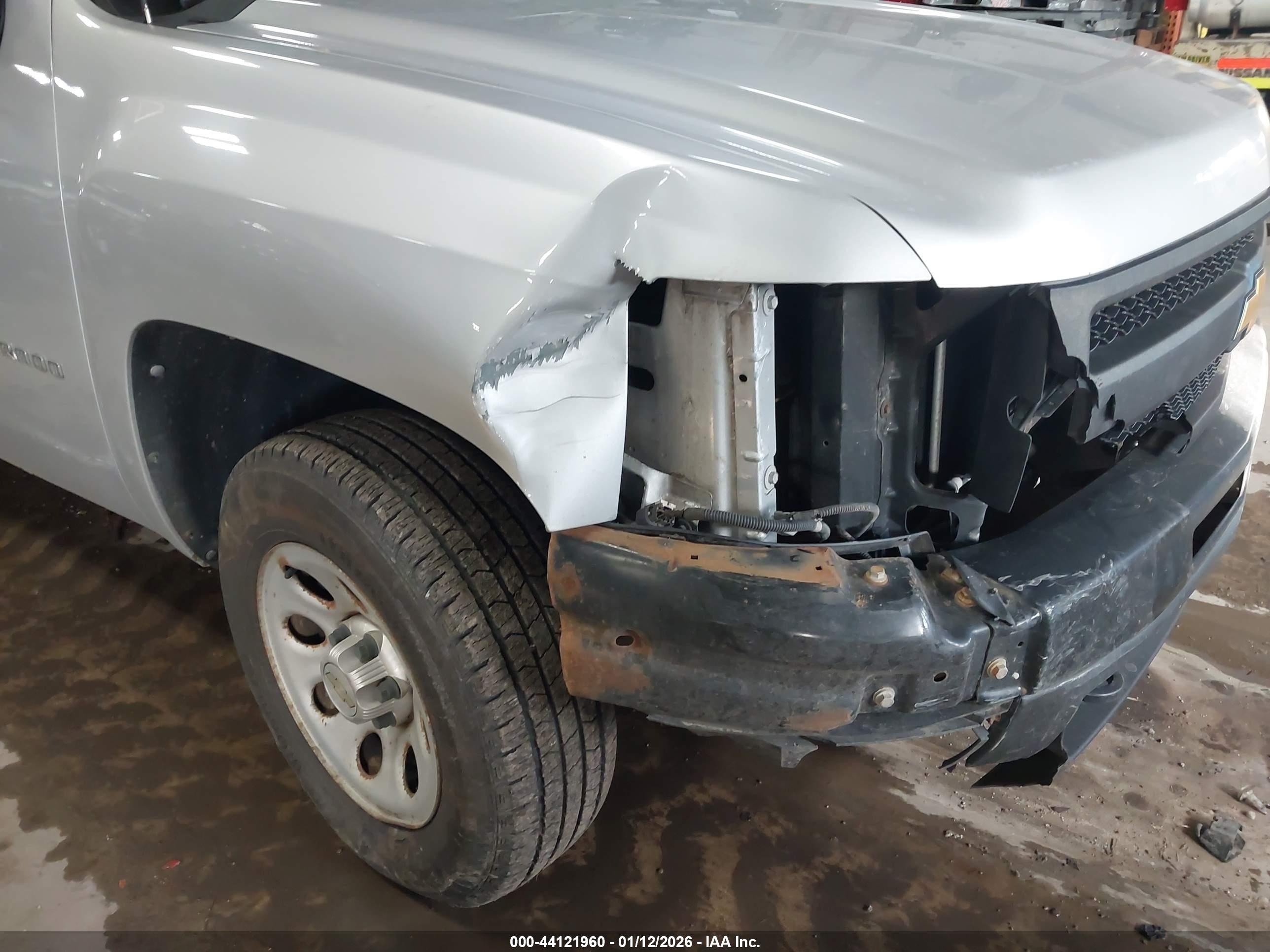 CHEVROLET SILVERADO image 6