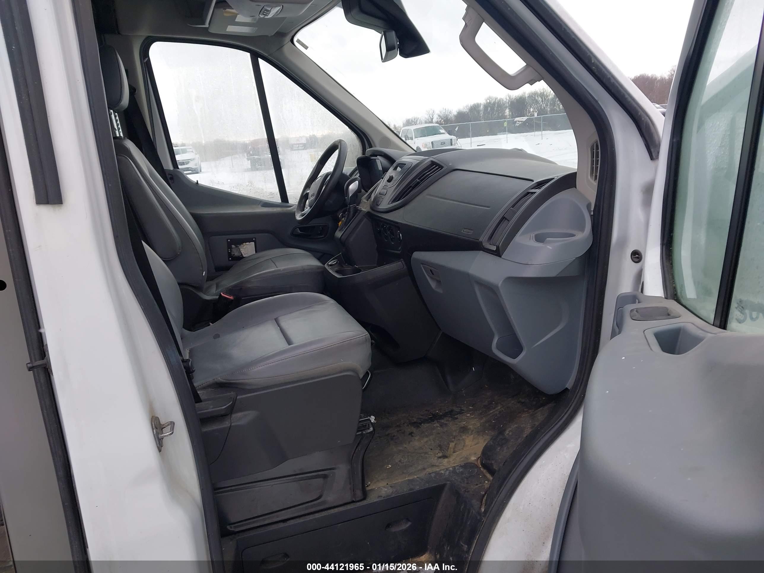 FORD TRANSIT-250 image 5