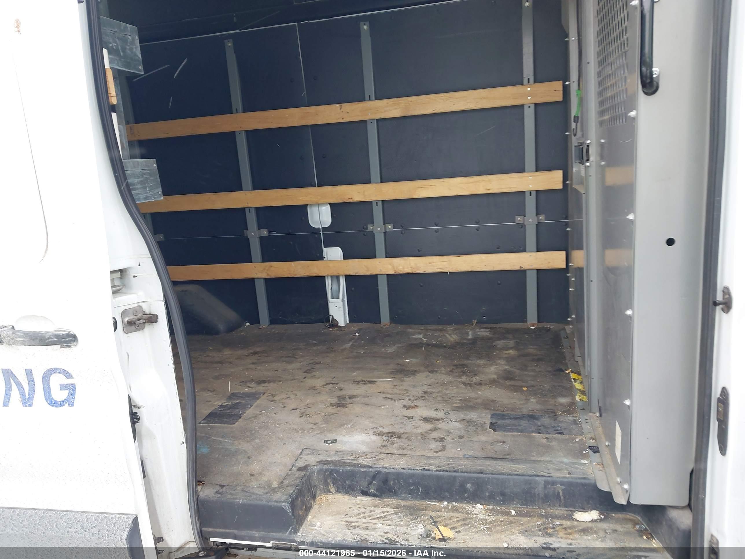 FORD TRANSIT-250 image 8