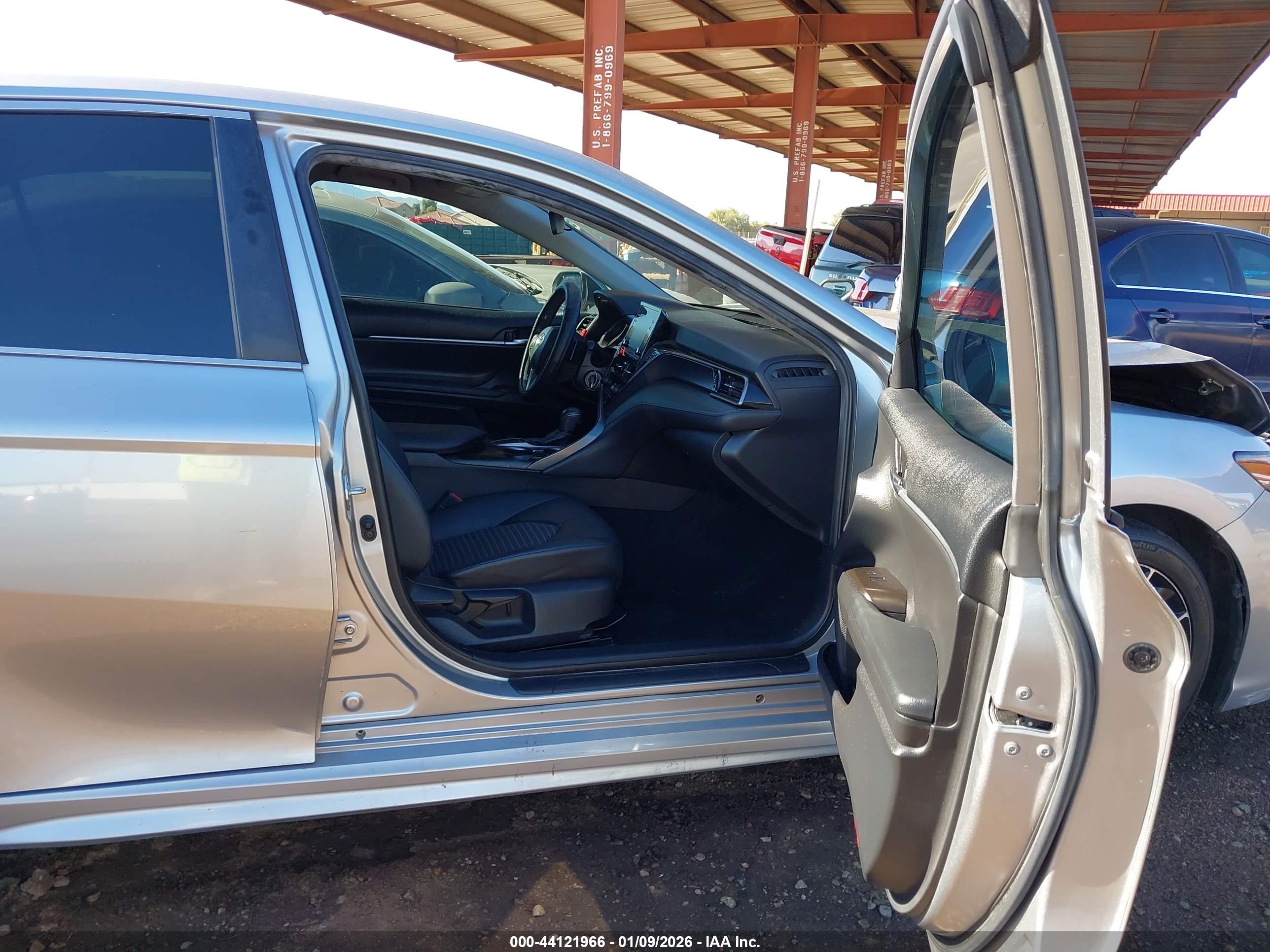 TOYOTA CAMRY image 5