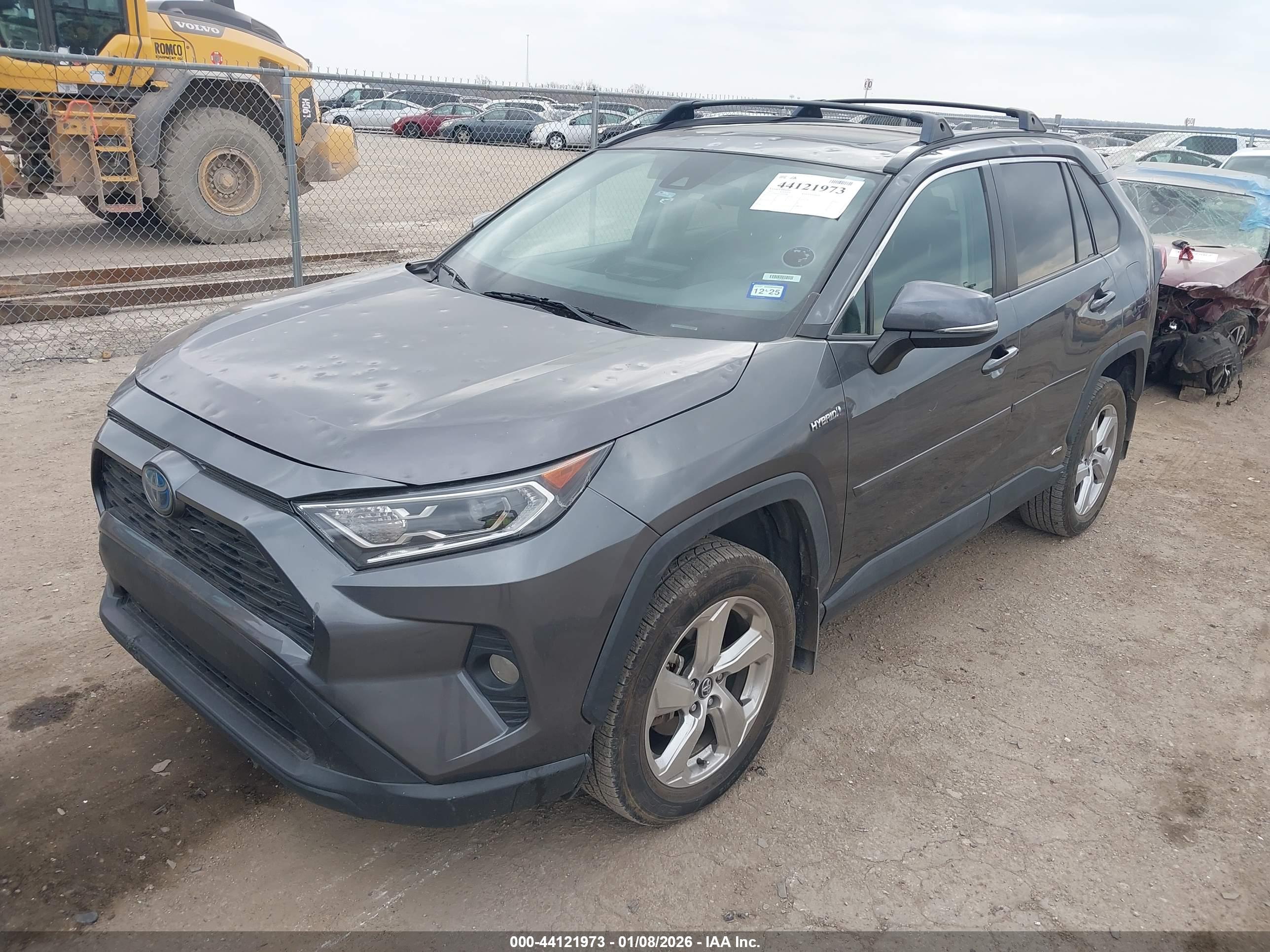 TOYOTA RAV4 image 2