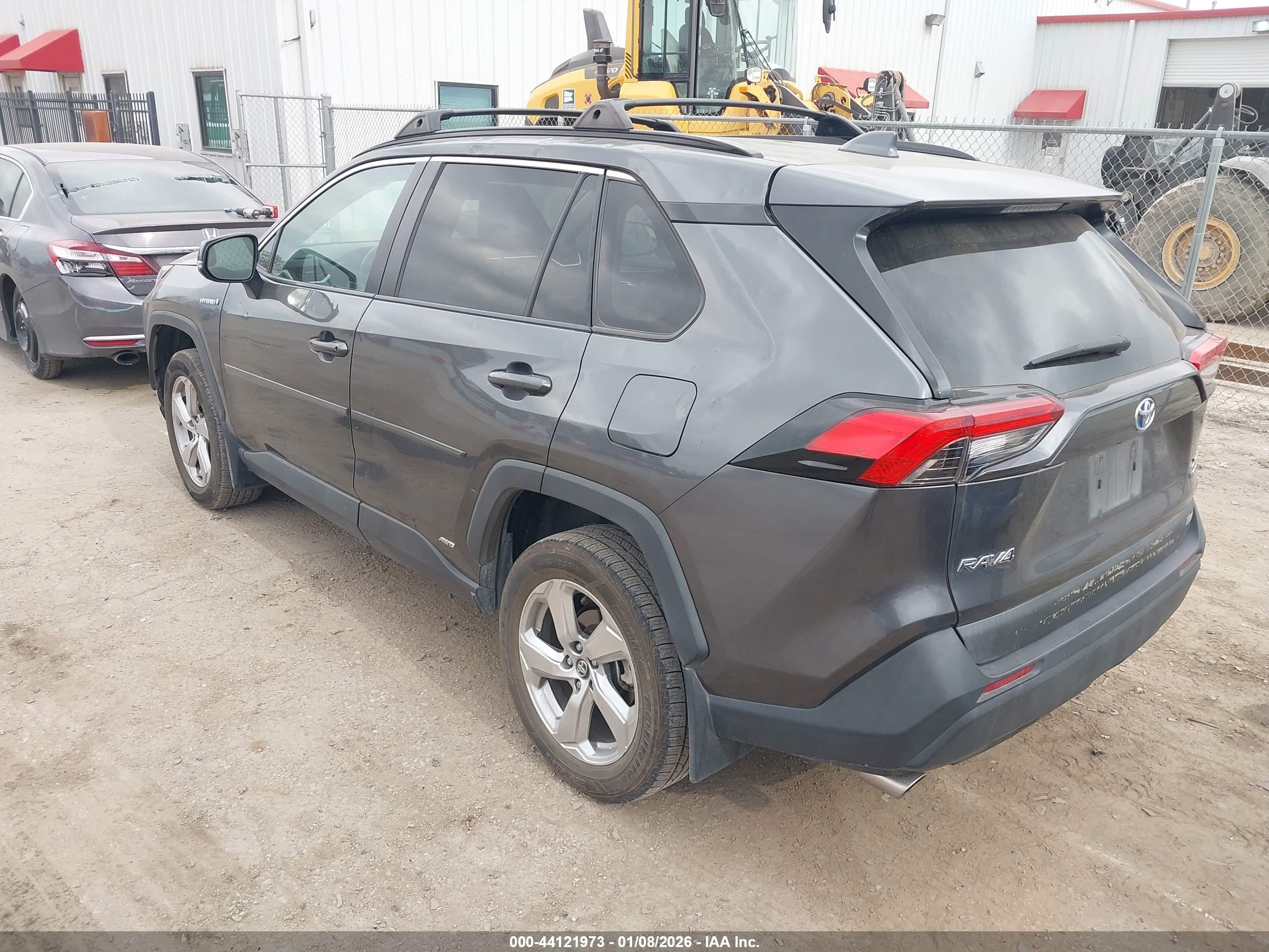 TOYOTA RAV4 image 3