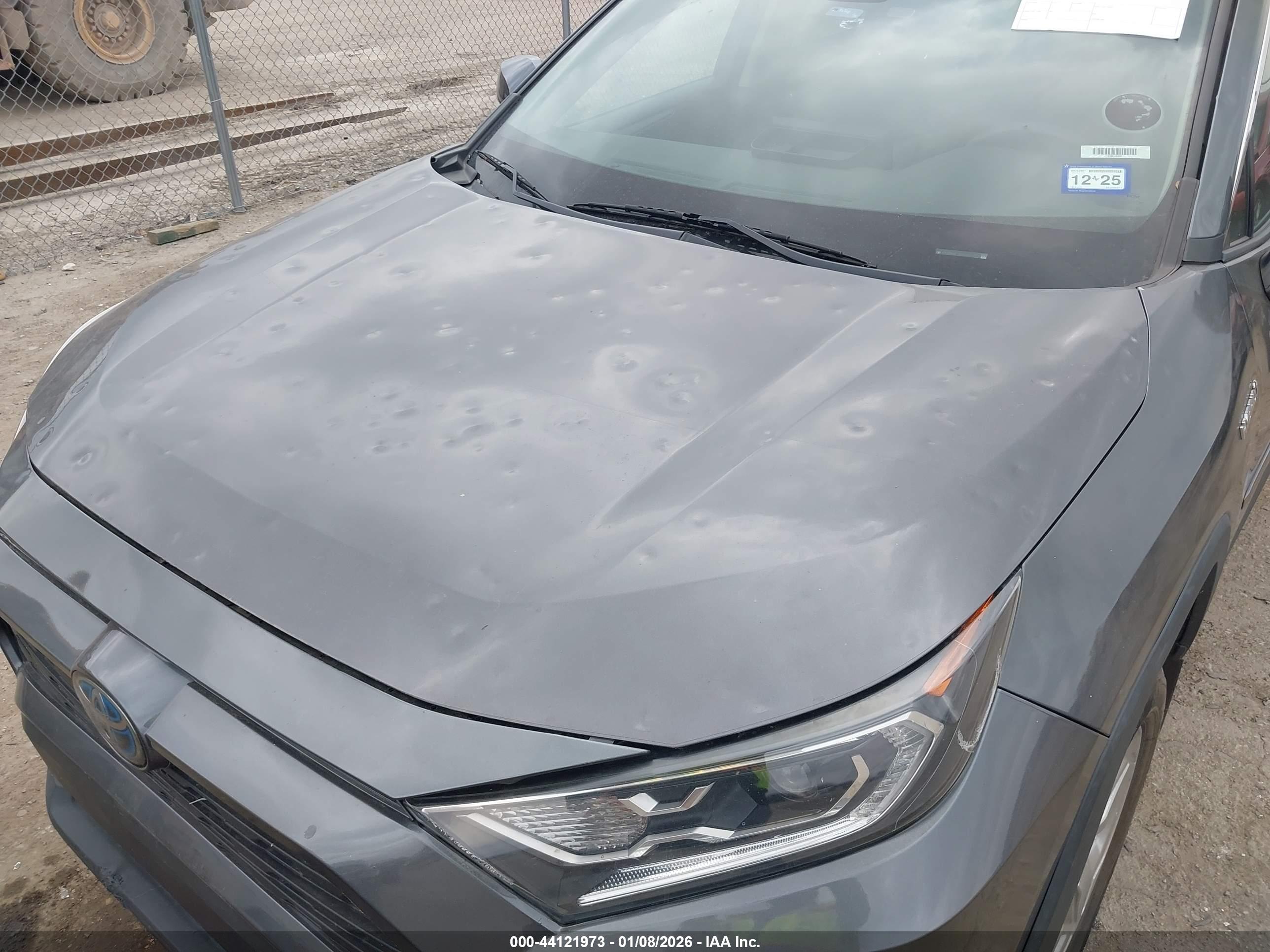 TOYOTA RAV4 image 6