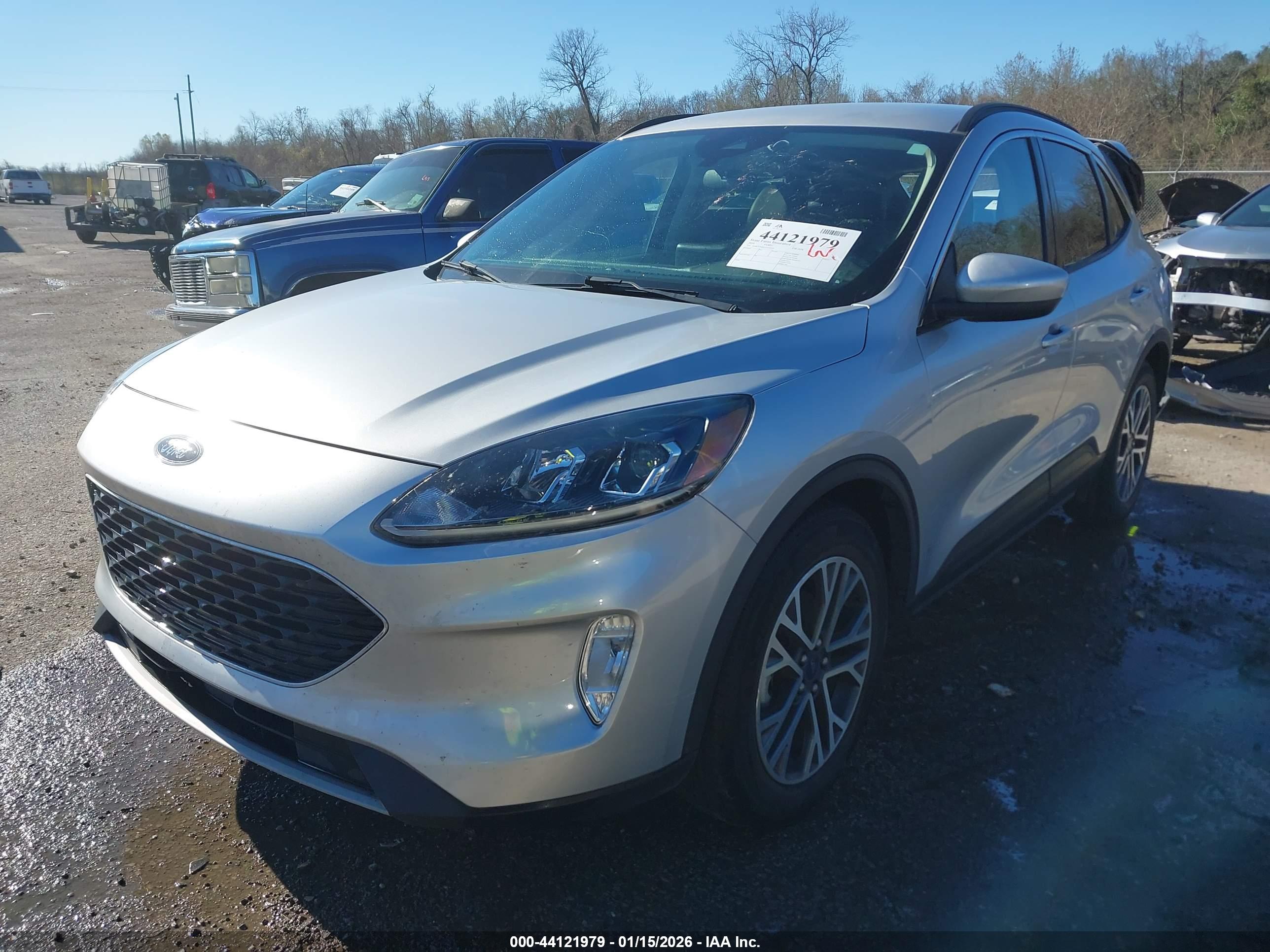 FORD ESCAPE image 2