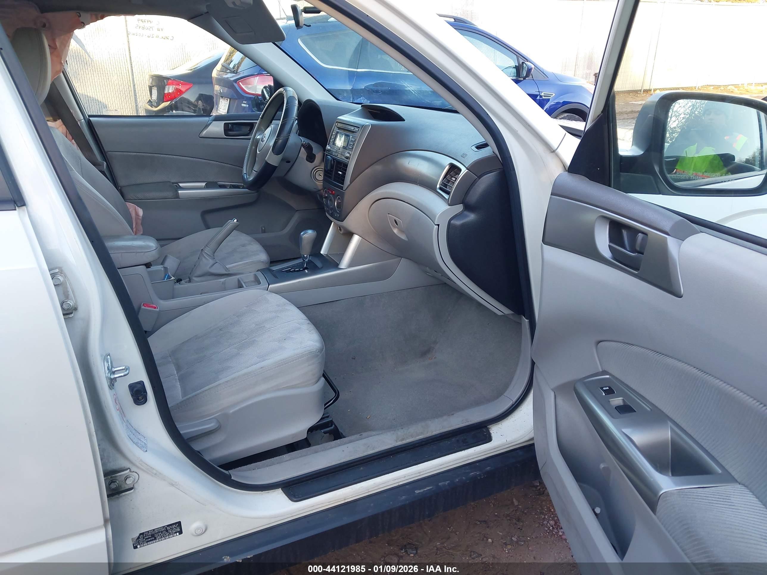 SUBARU FORESTER image 5