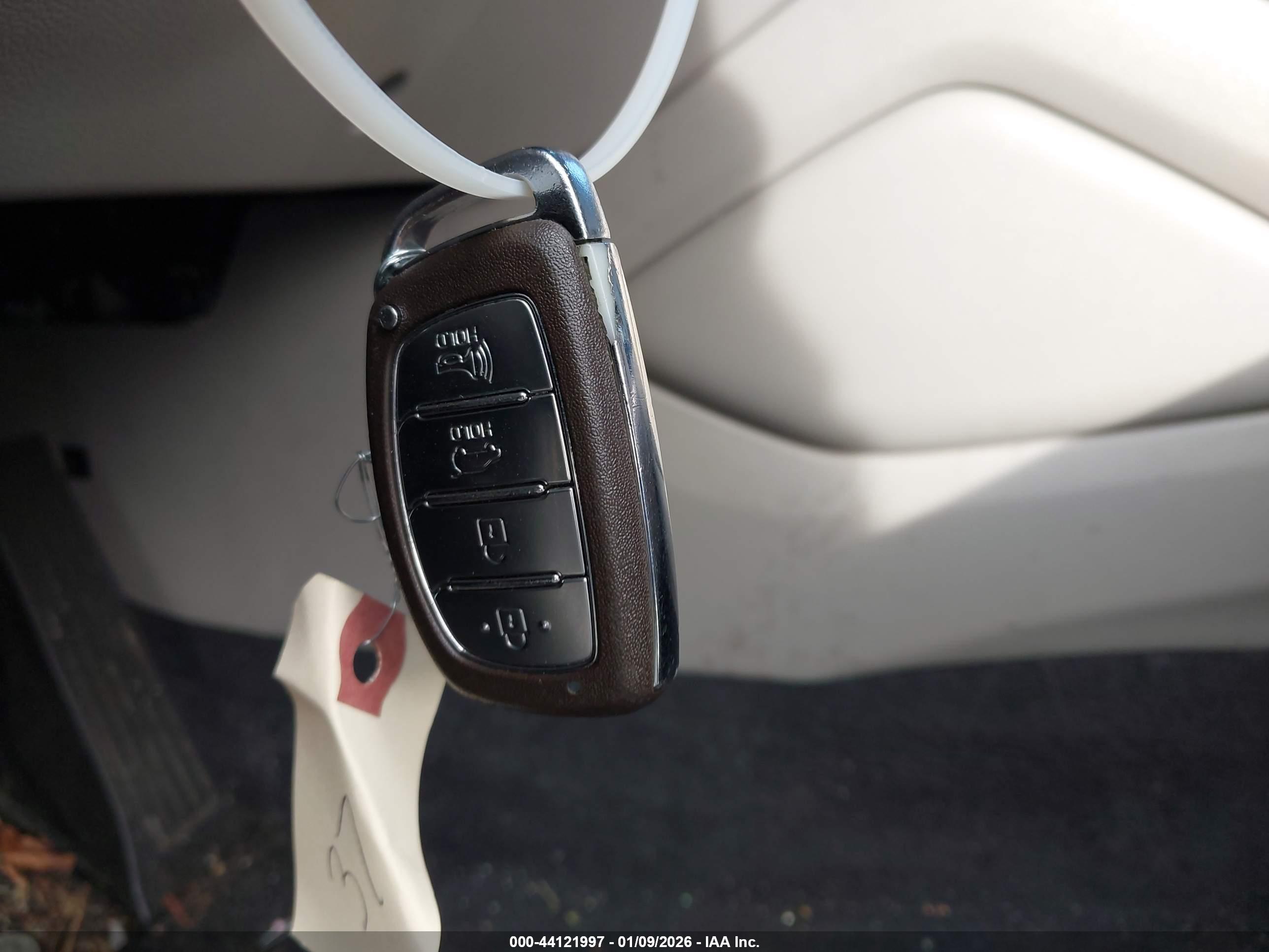 HYUNDAI TUCSON image 11