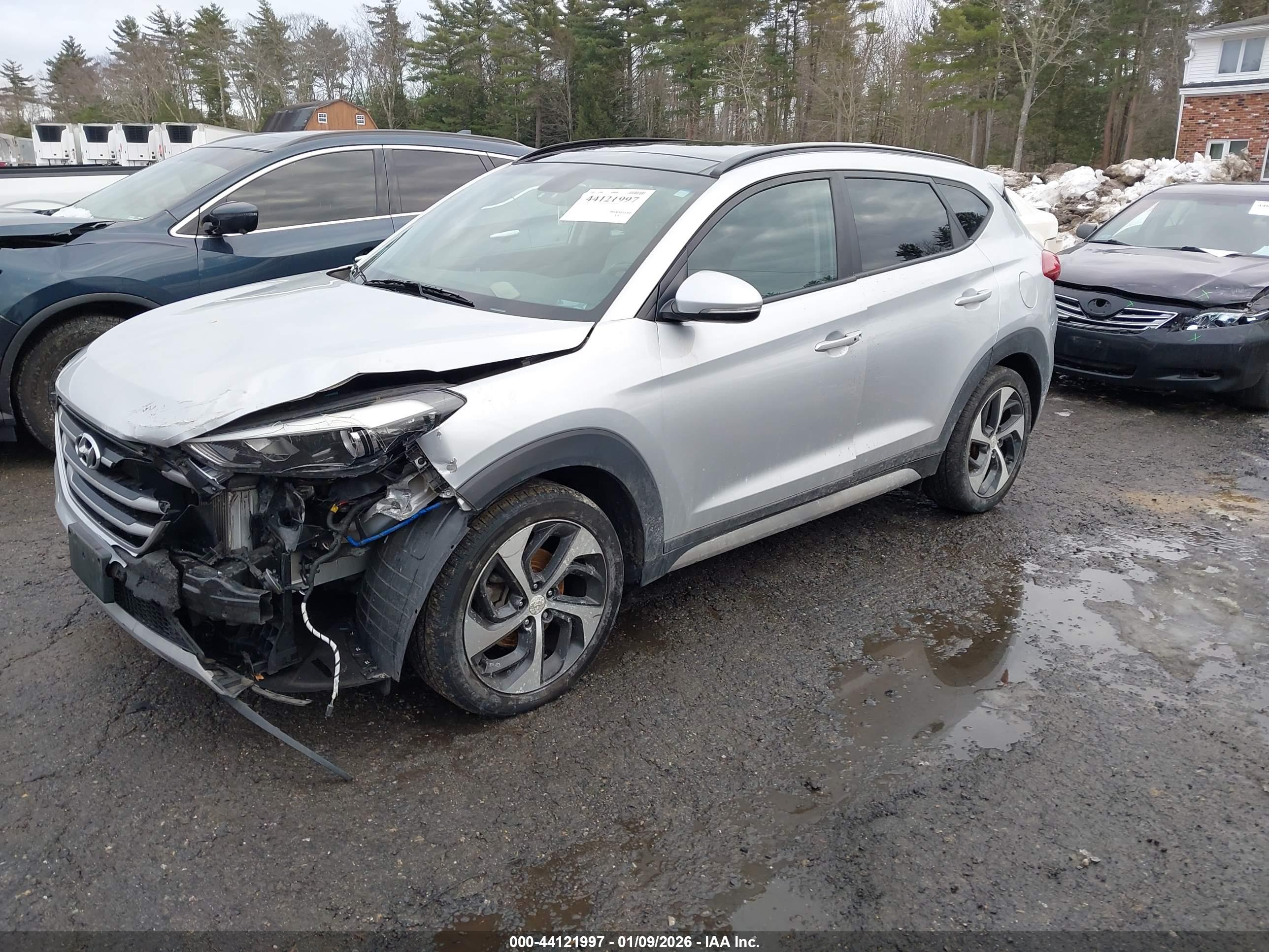 HYUNDAI TUCSON image 2