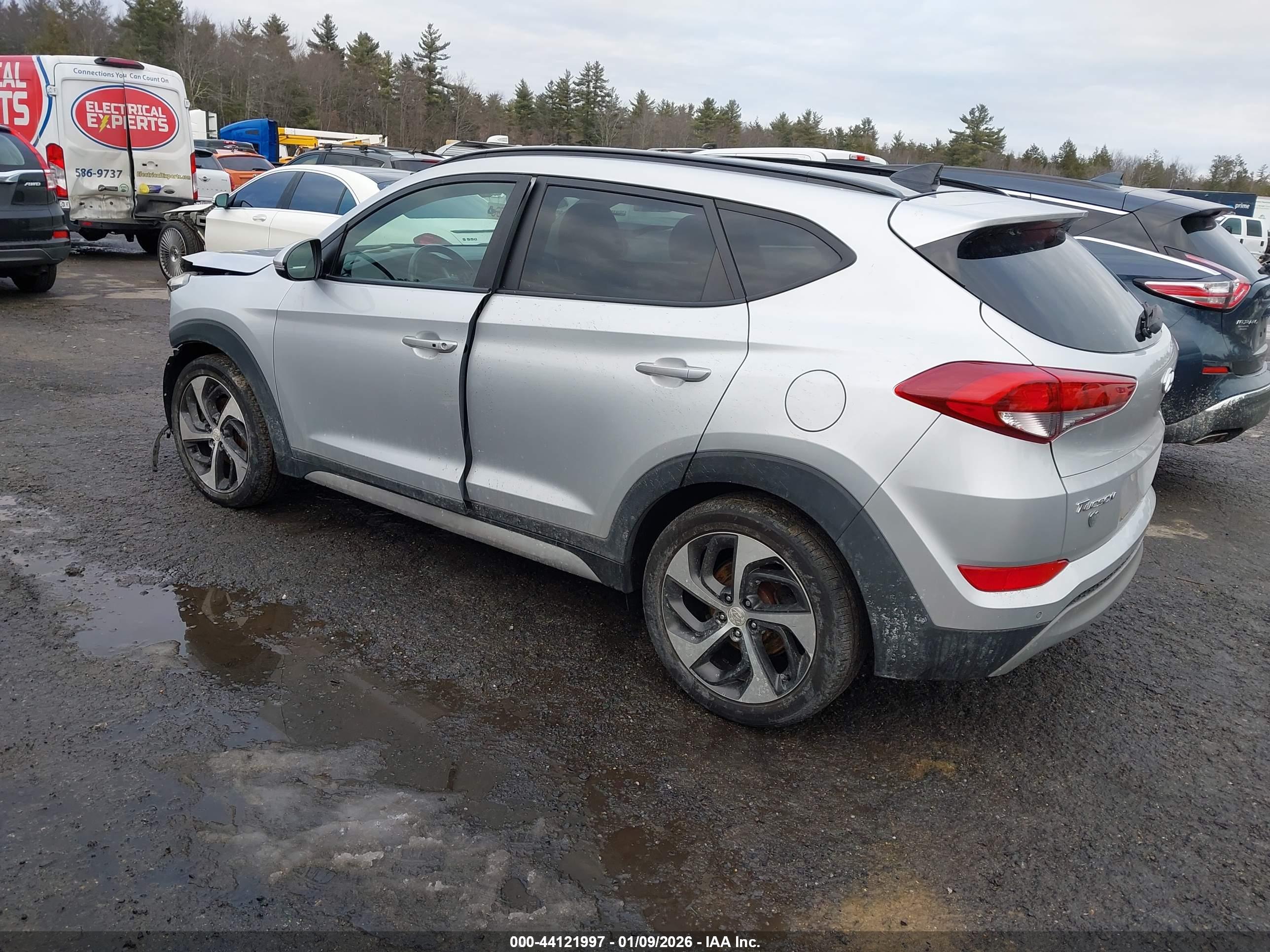 HYUNDAI TUCSON image 3