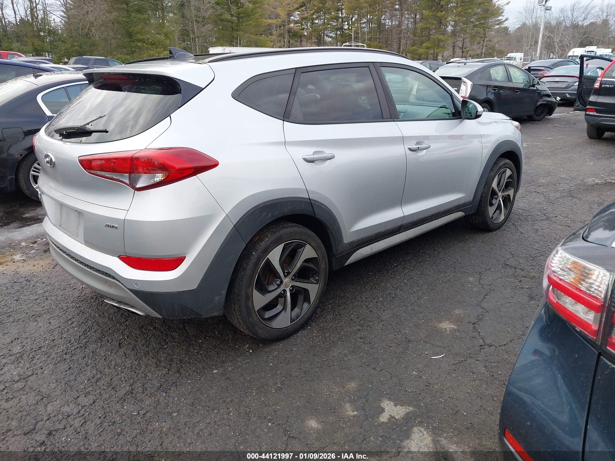 HYUNDAI TUCSON image 4