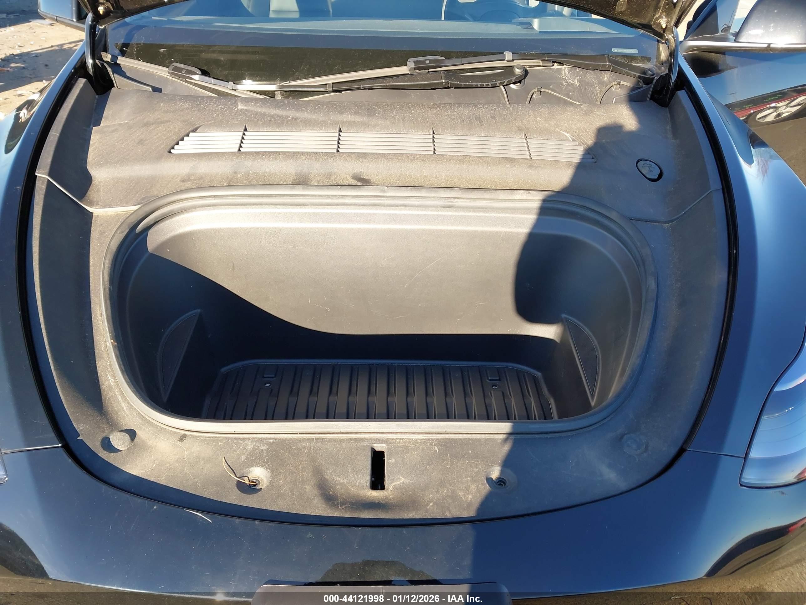 TESLA MODEL image 10
