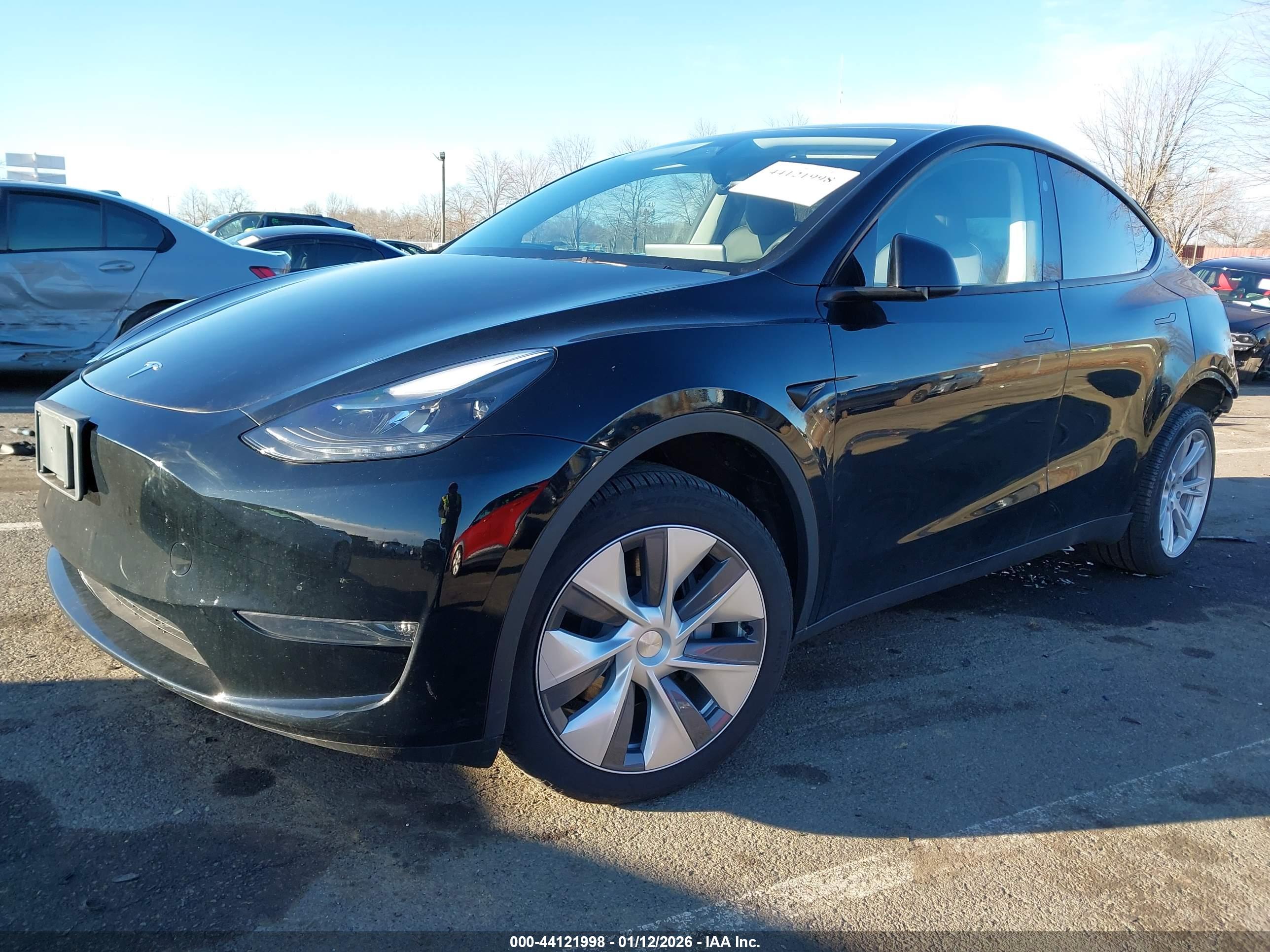 TESLA MODEL image 2