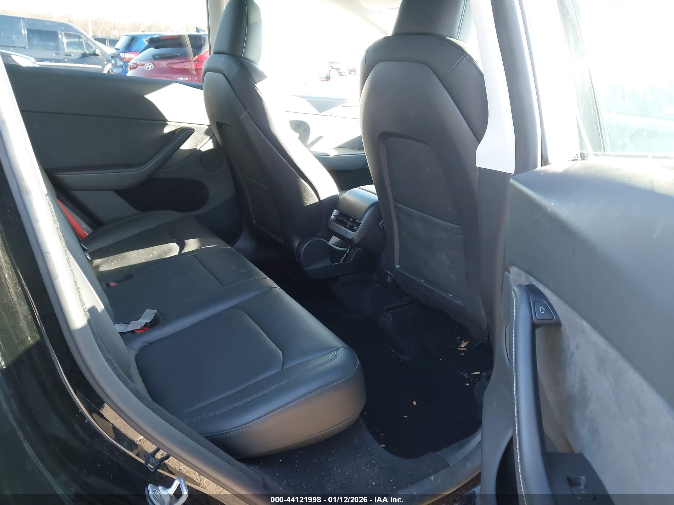 TESLA MODEL image 8