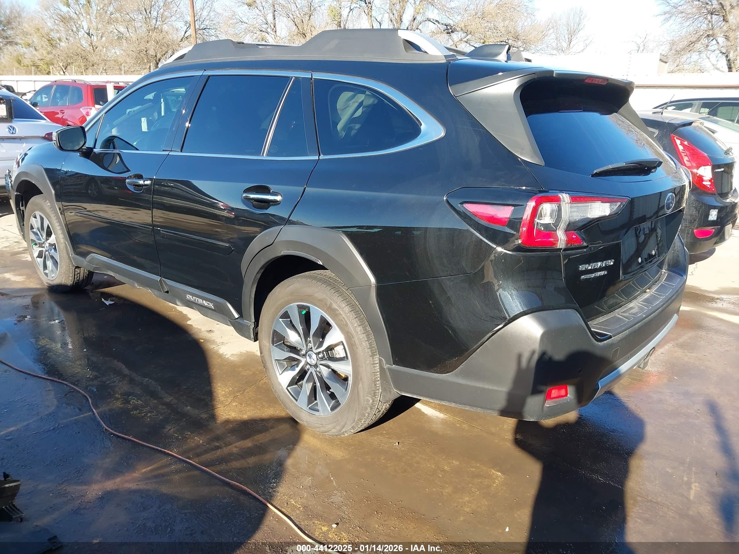 SUBARU OUTBACK image 3