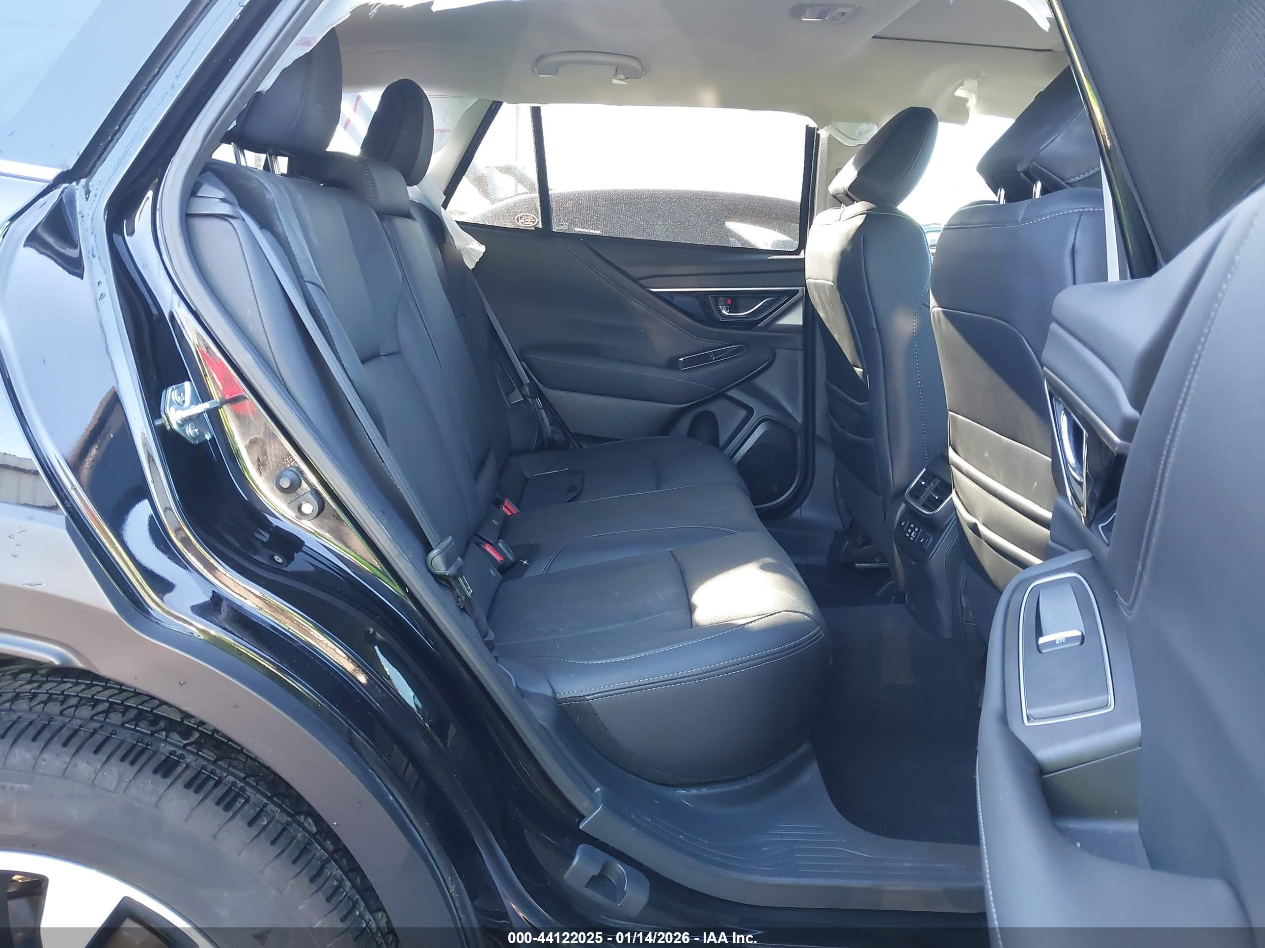 SUBARU OUTBACK image 8