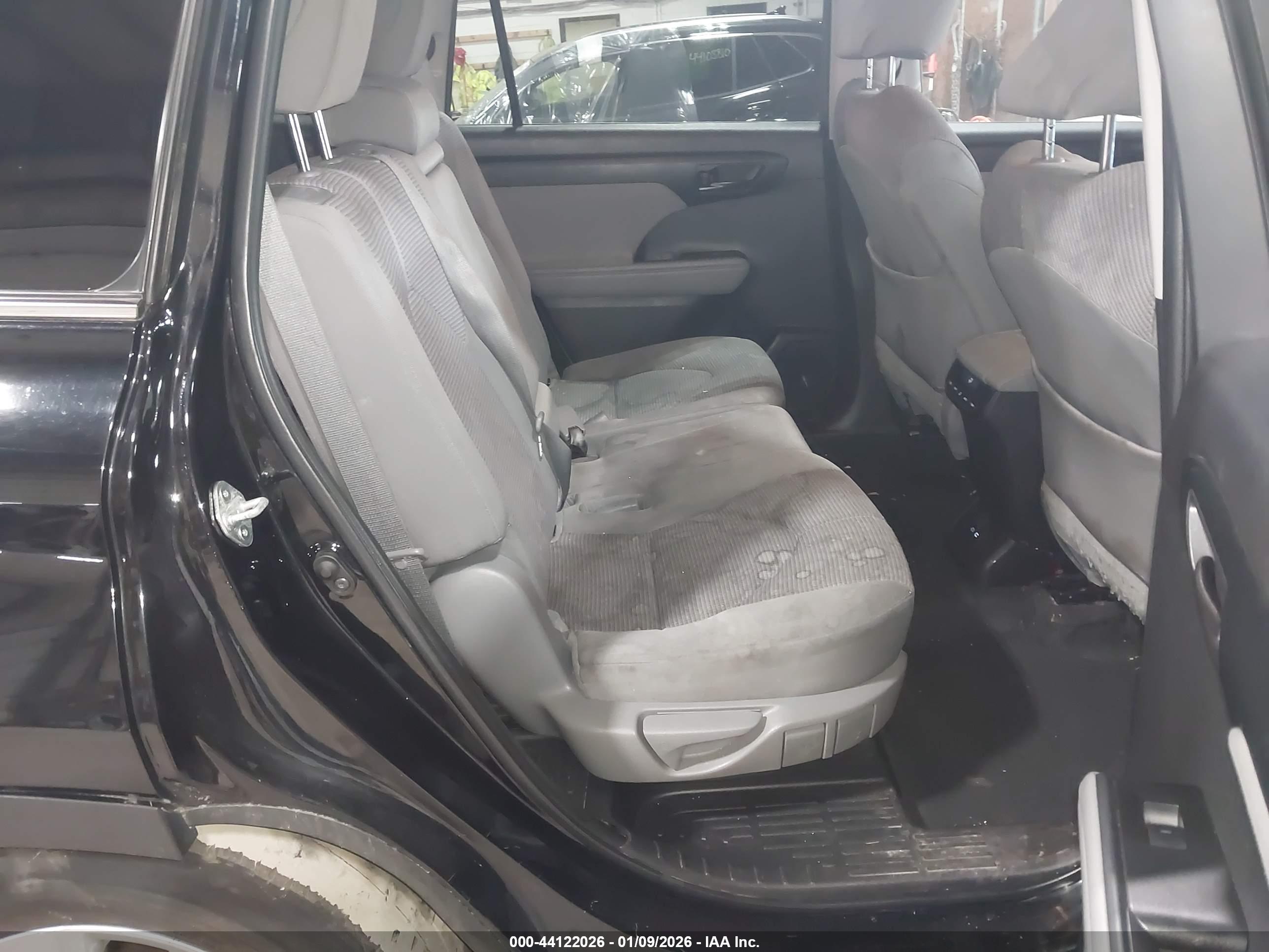 TOYOTA HIGHLANDER image 8
