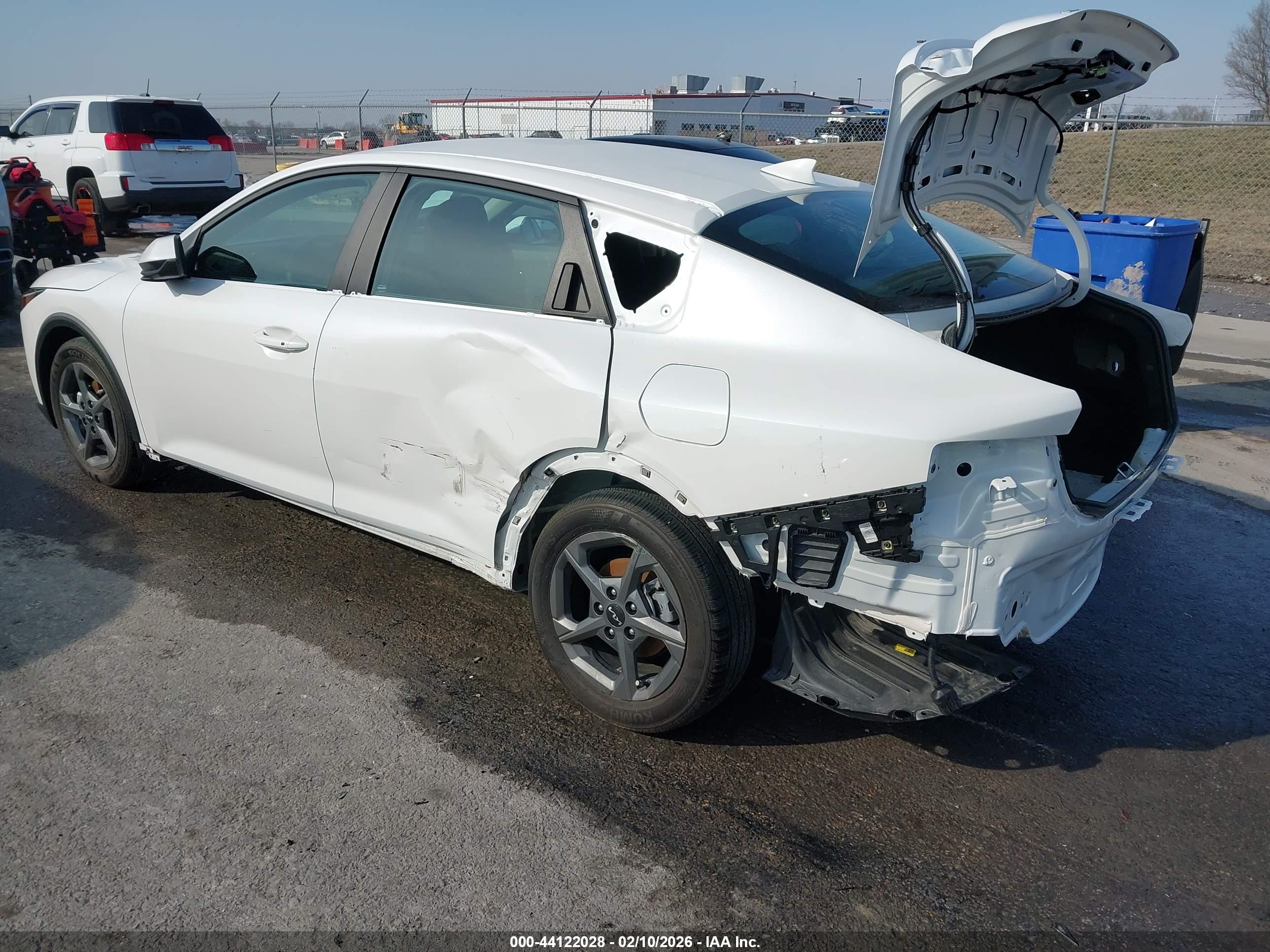 KIA K4 image 3