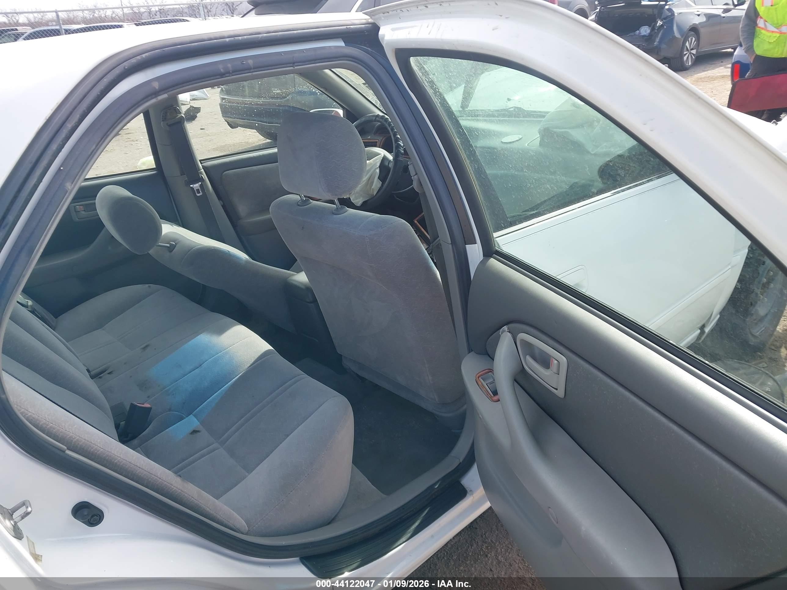 TOYOTA CAMRY image 8