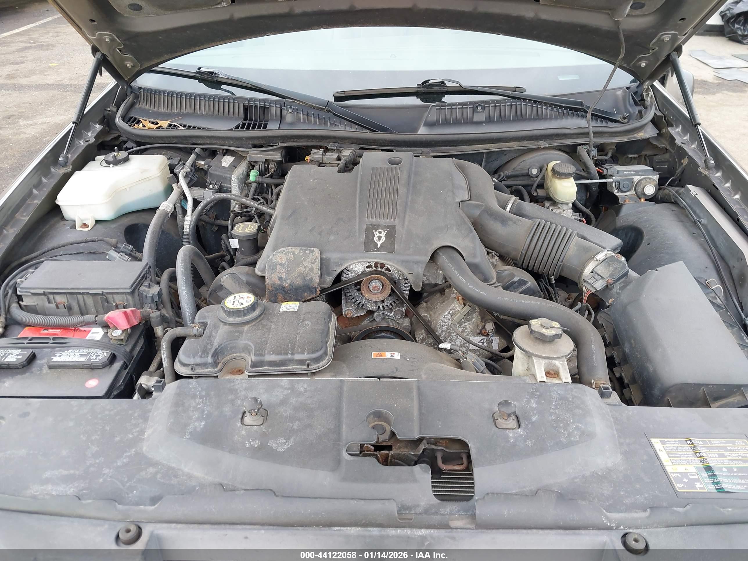 LINCOLN TOWN image 10