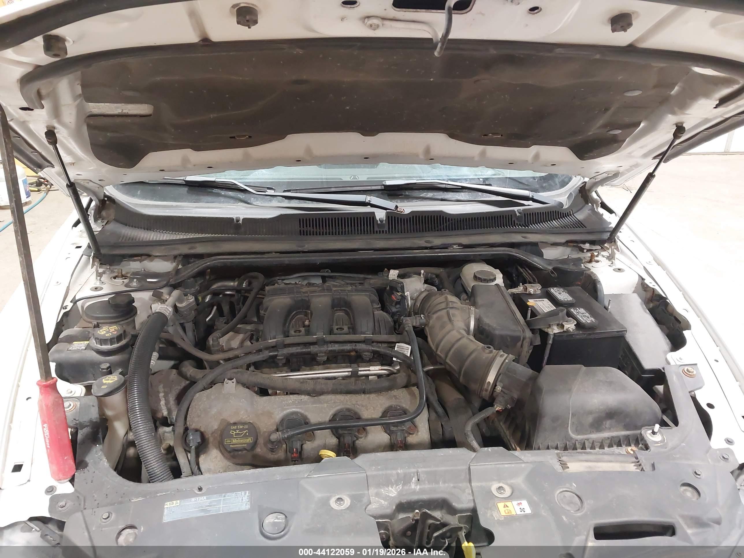 FORD TAURUS image 10