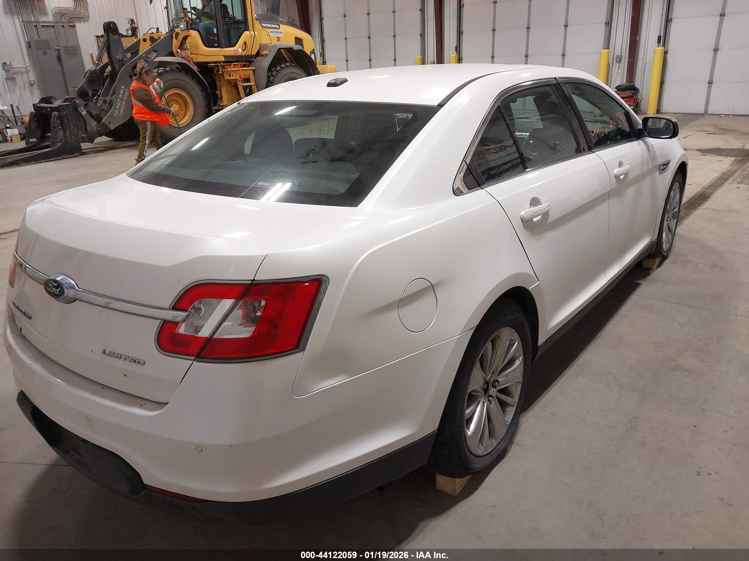 FORD TAURUS image 4