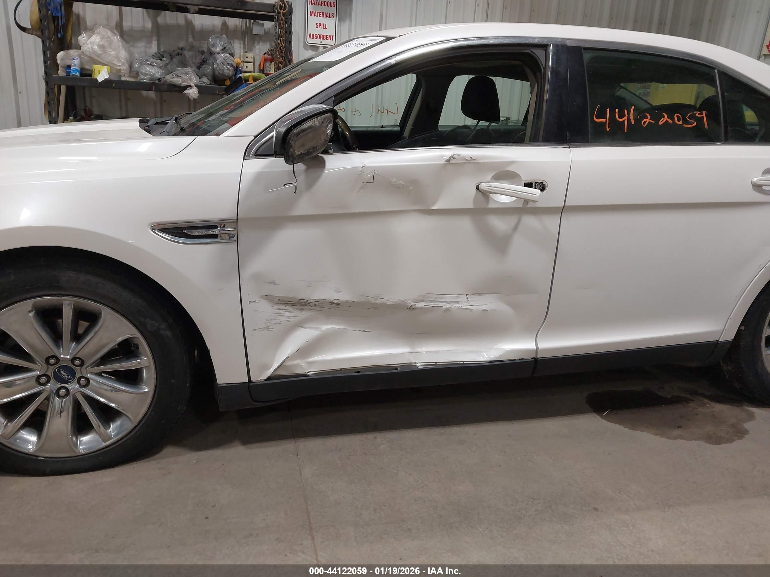 FORD TAURUS image 6