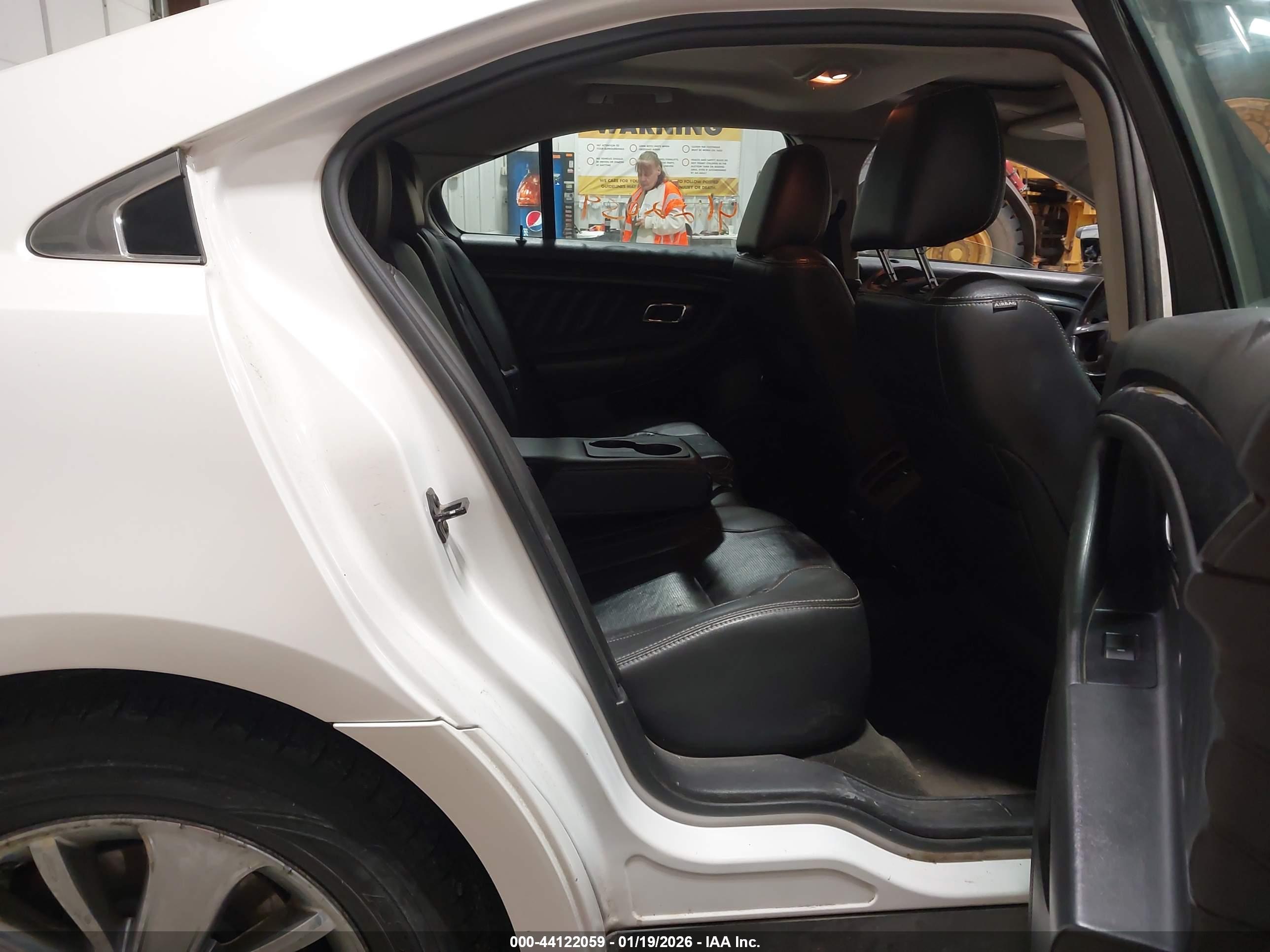 FORD TAURUS image 8