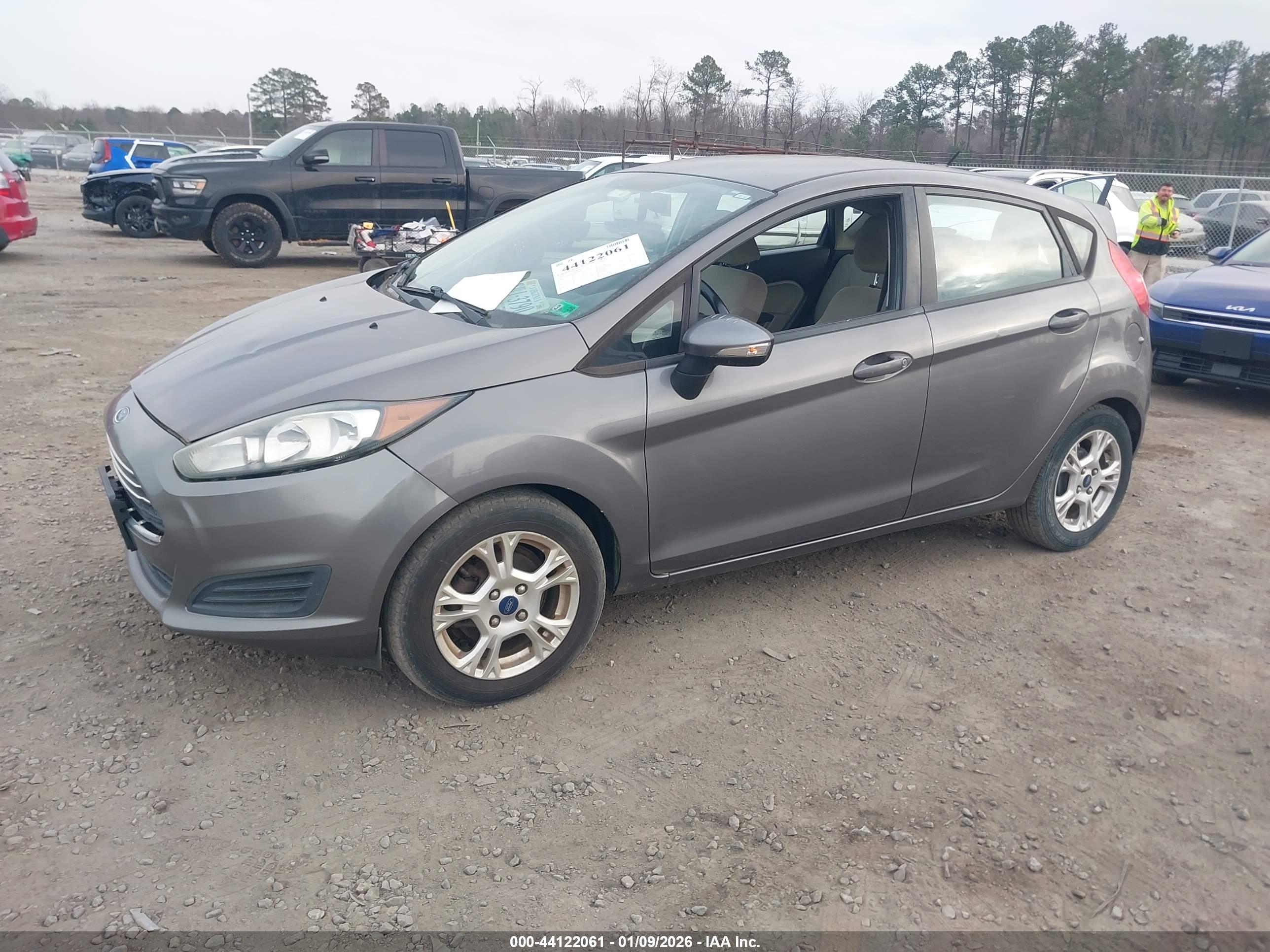 FORD FIESTA image 2