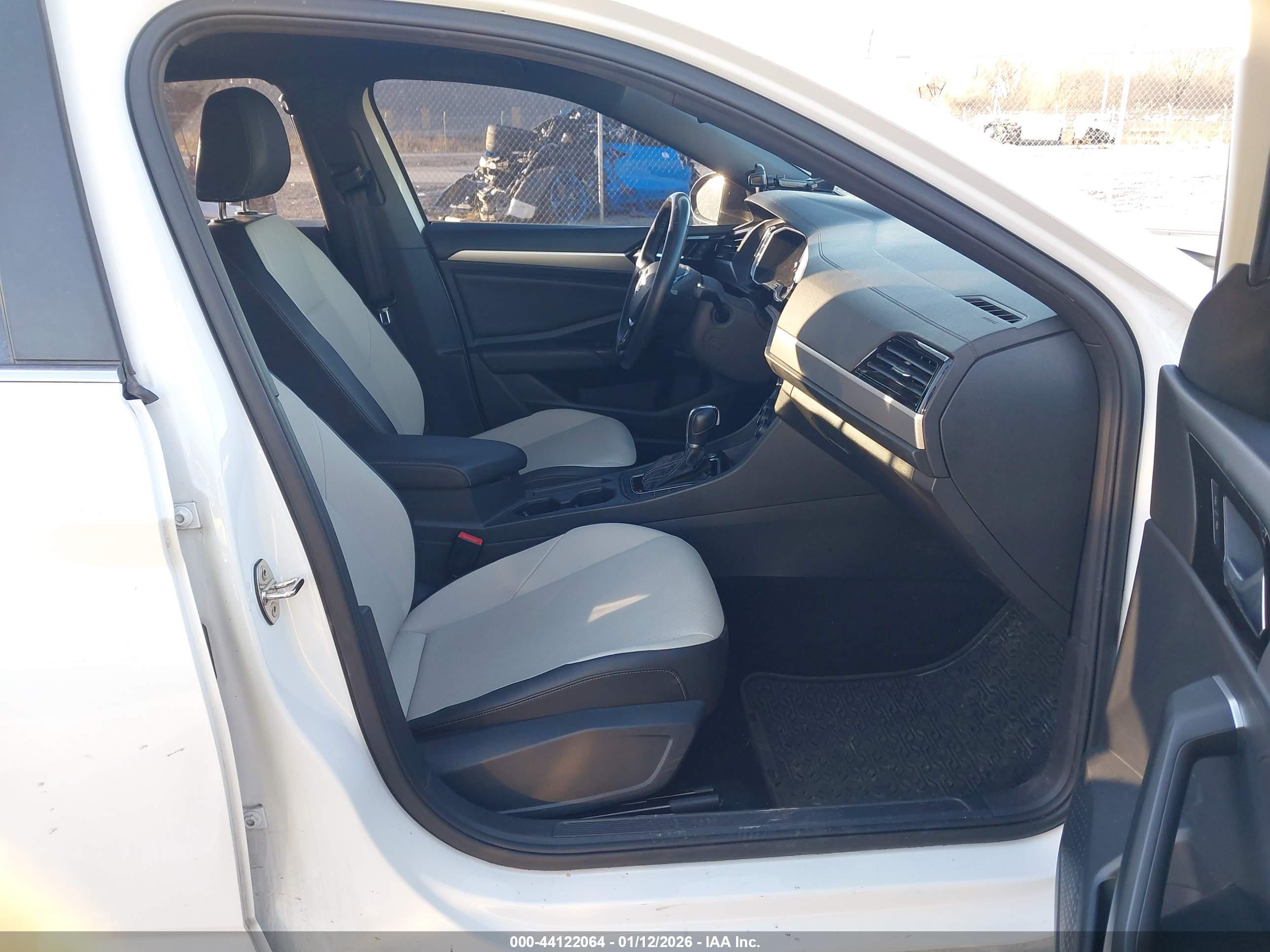 VOLKSWAGEN JETTA image 5