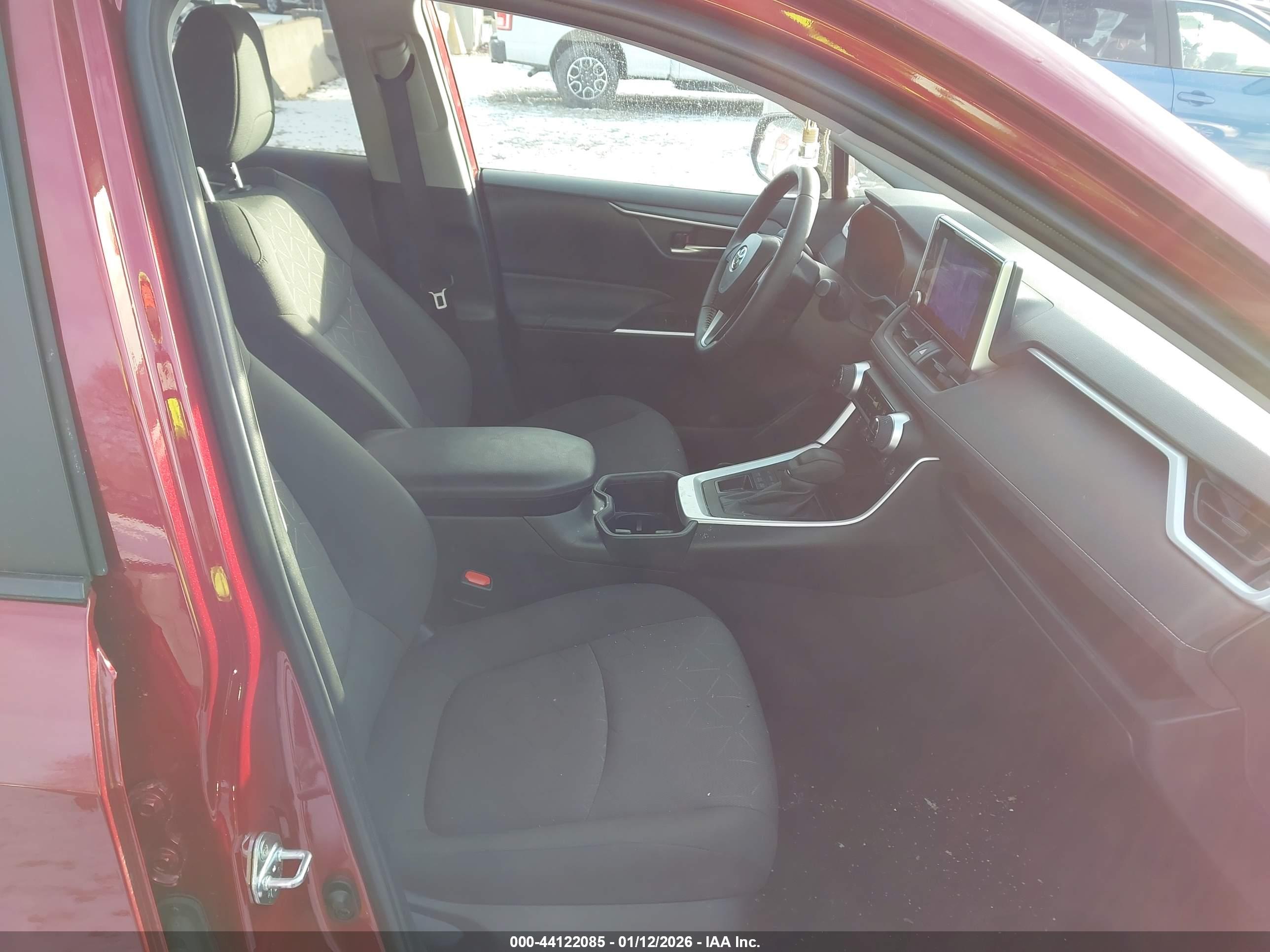 TOYOTA RAV4 image 5