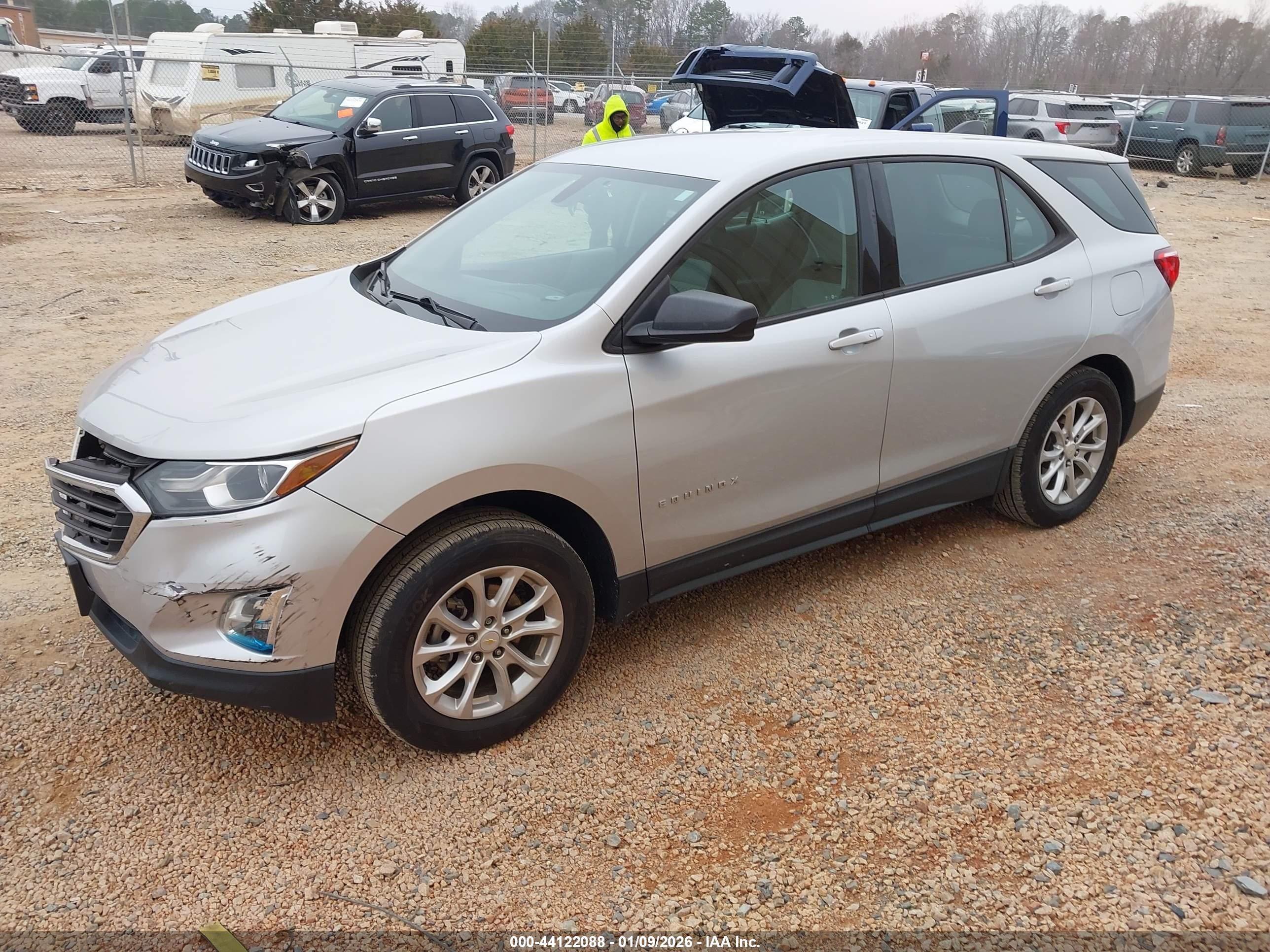 CHEVROLET EQUINOX image 2