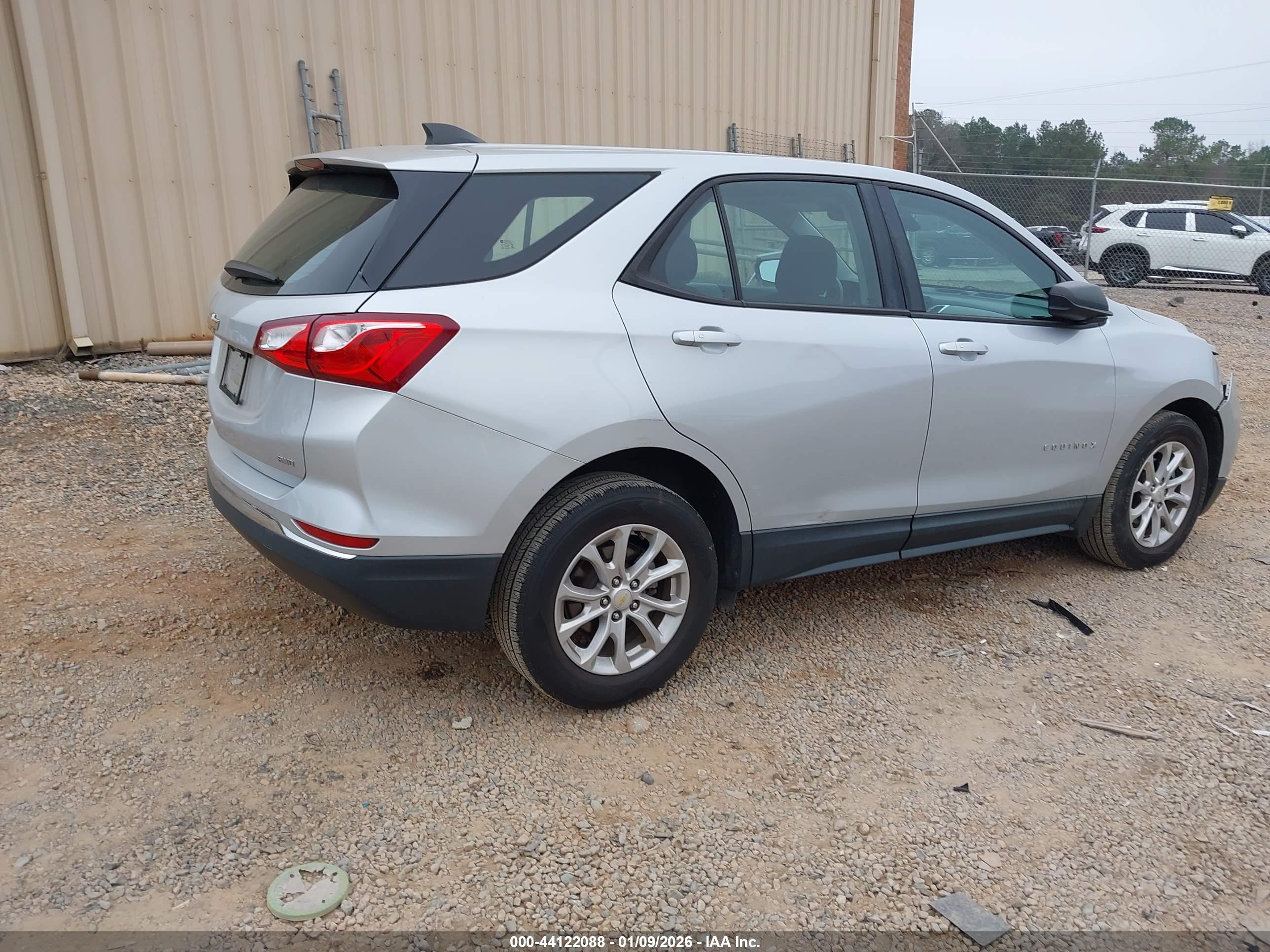 CHEVROLET EQUINOX image 4