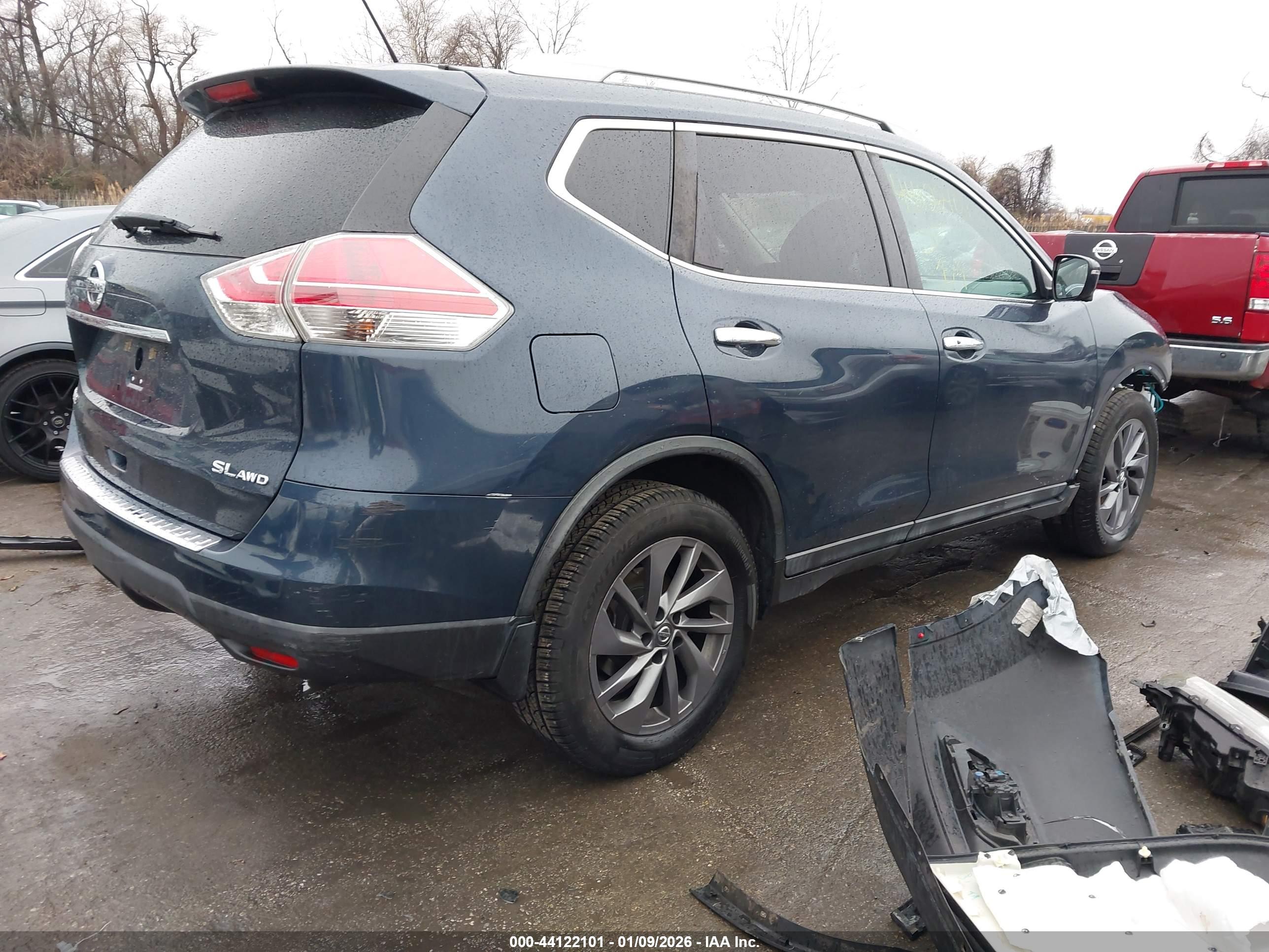 NISSAN ROGUE image 4