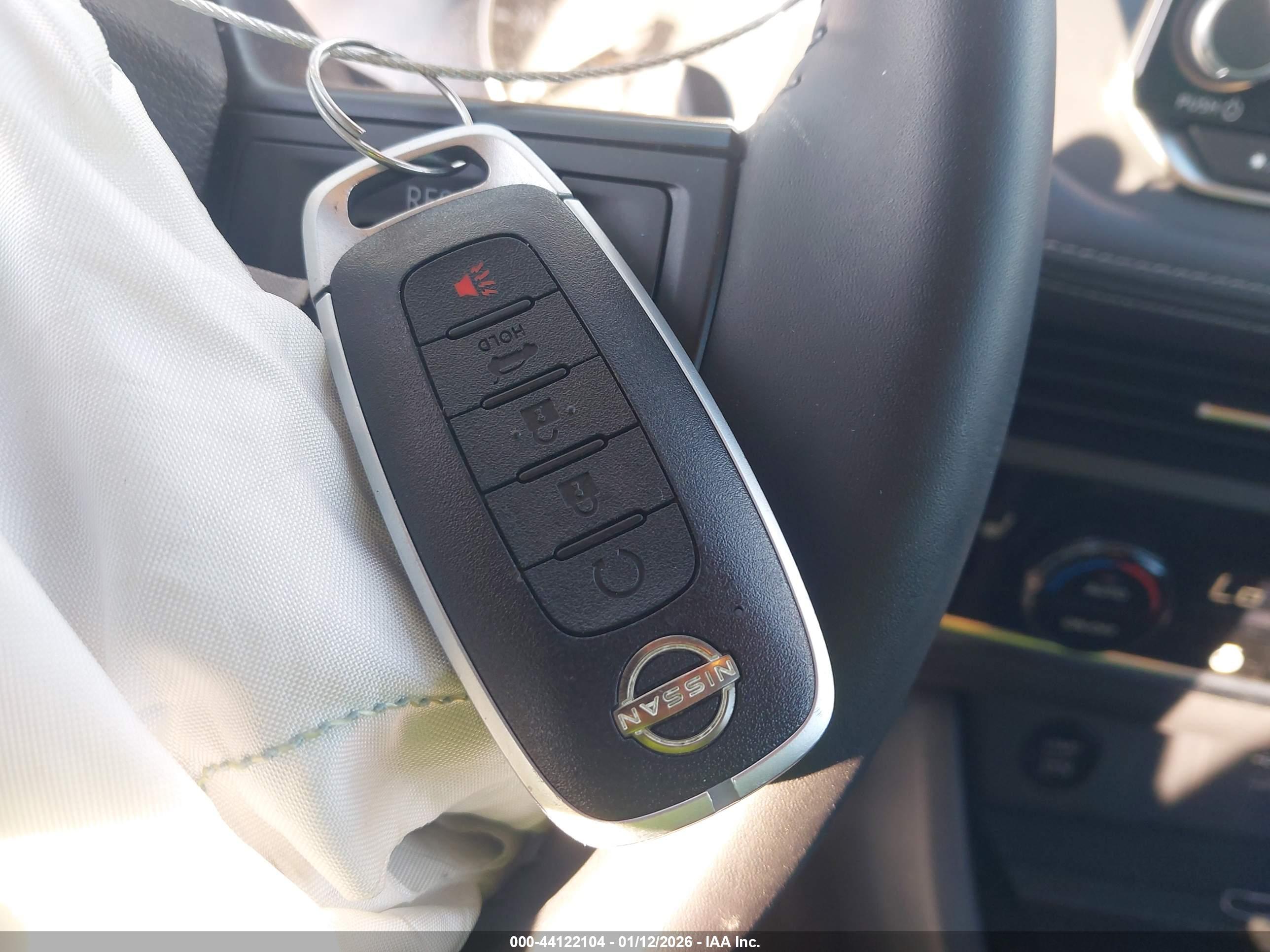 NISSAN ROGUE image 11