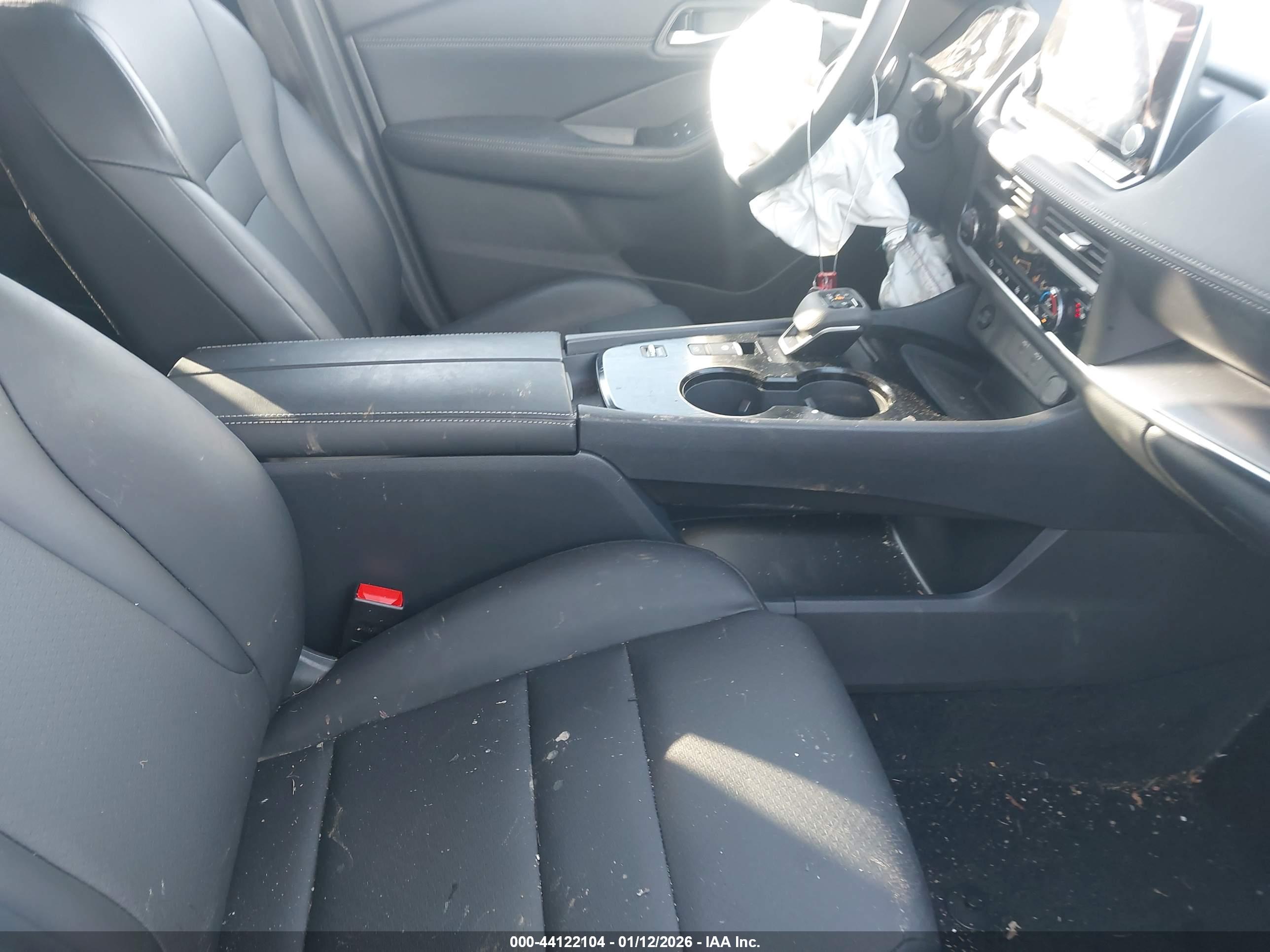 NISSAN ROGUE image 5