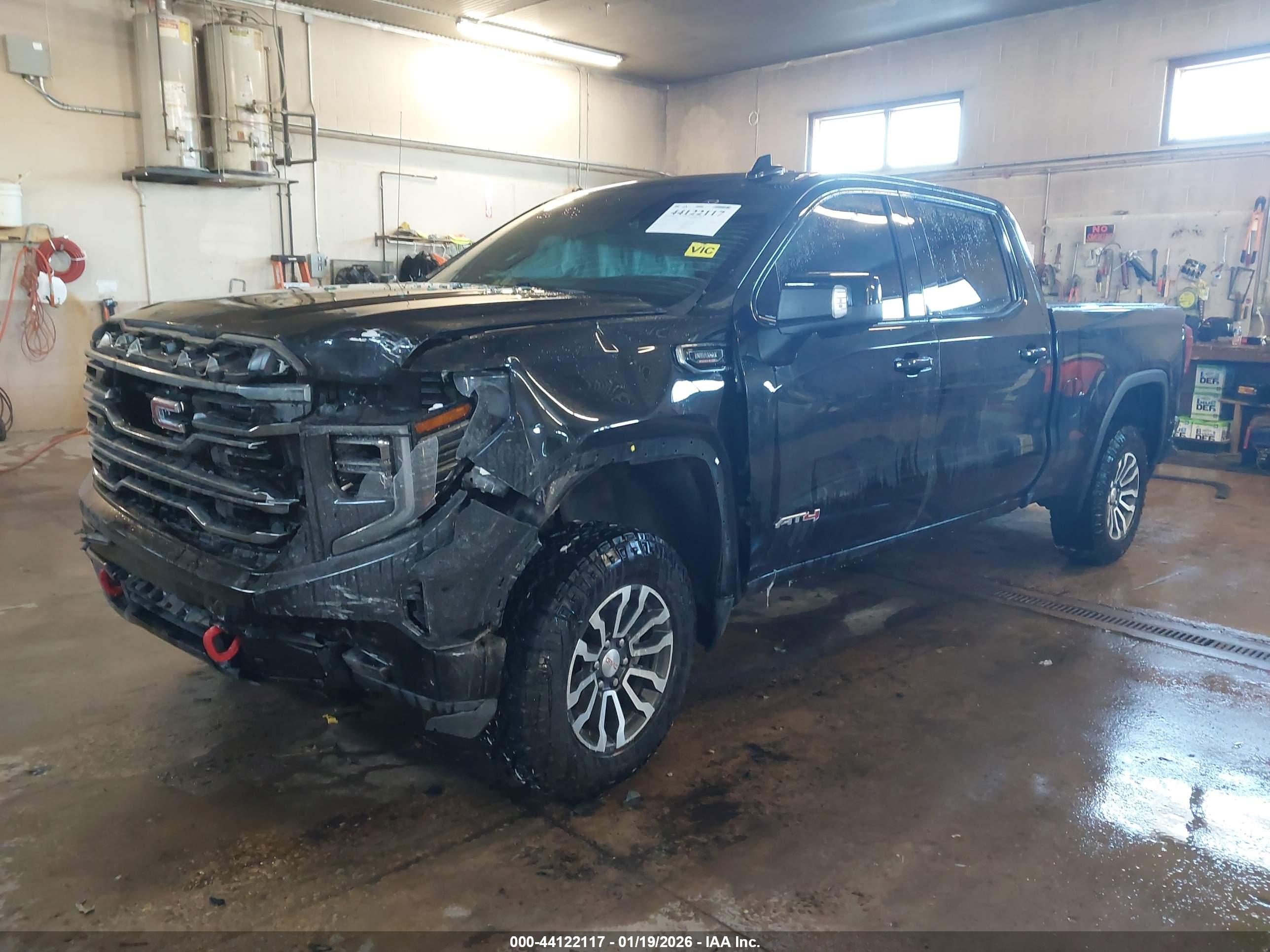 GMC SIERRA image 2