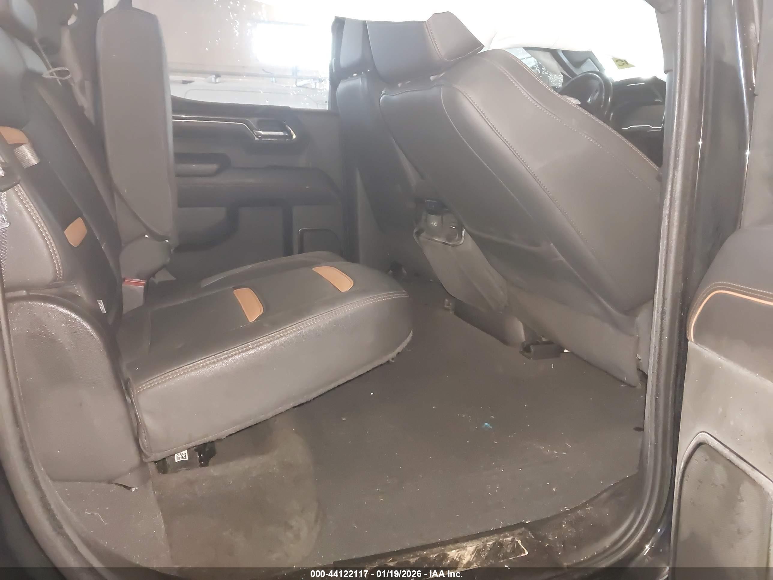 GMC SIERRA image 8