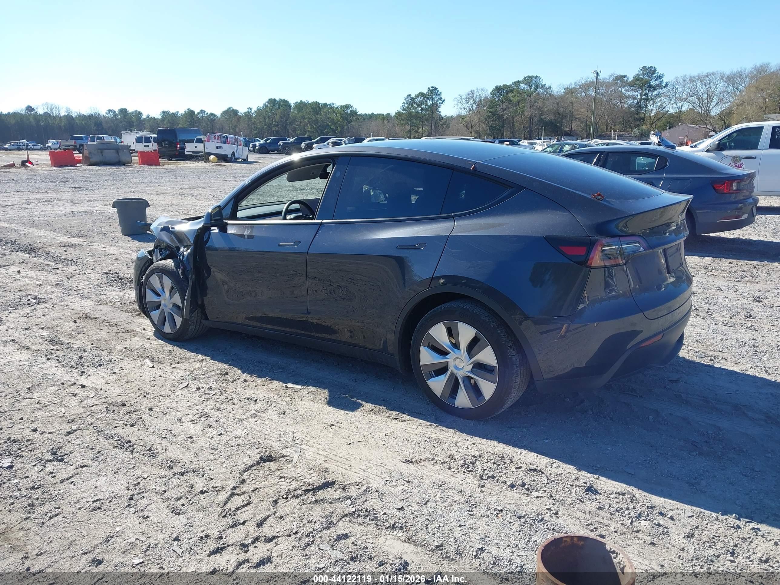 TESLA MODEL image 3