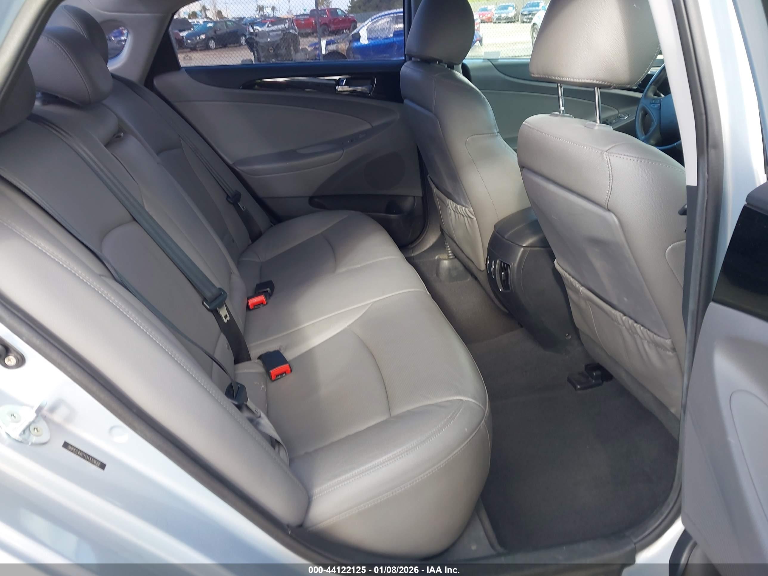 HYUNDAI SONATA image 8
