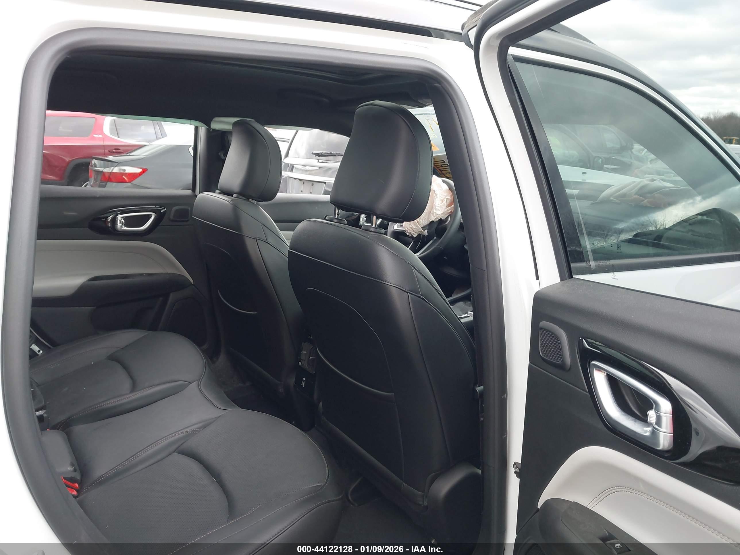 JEEP COMPASS image 8