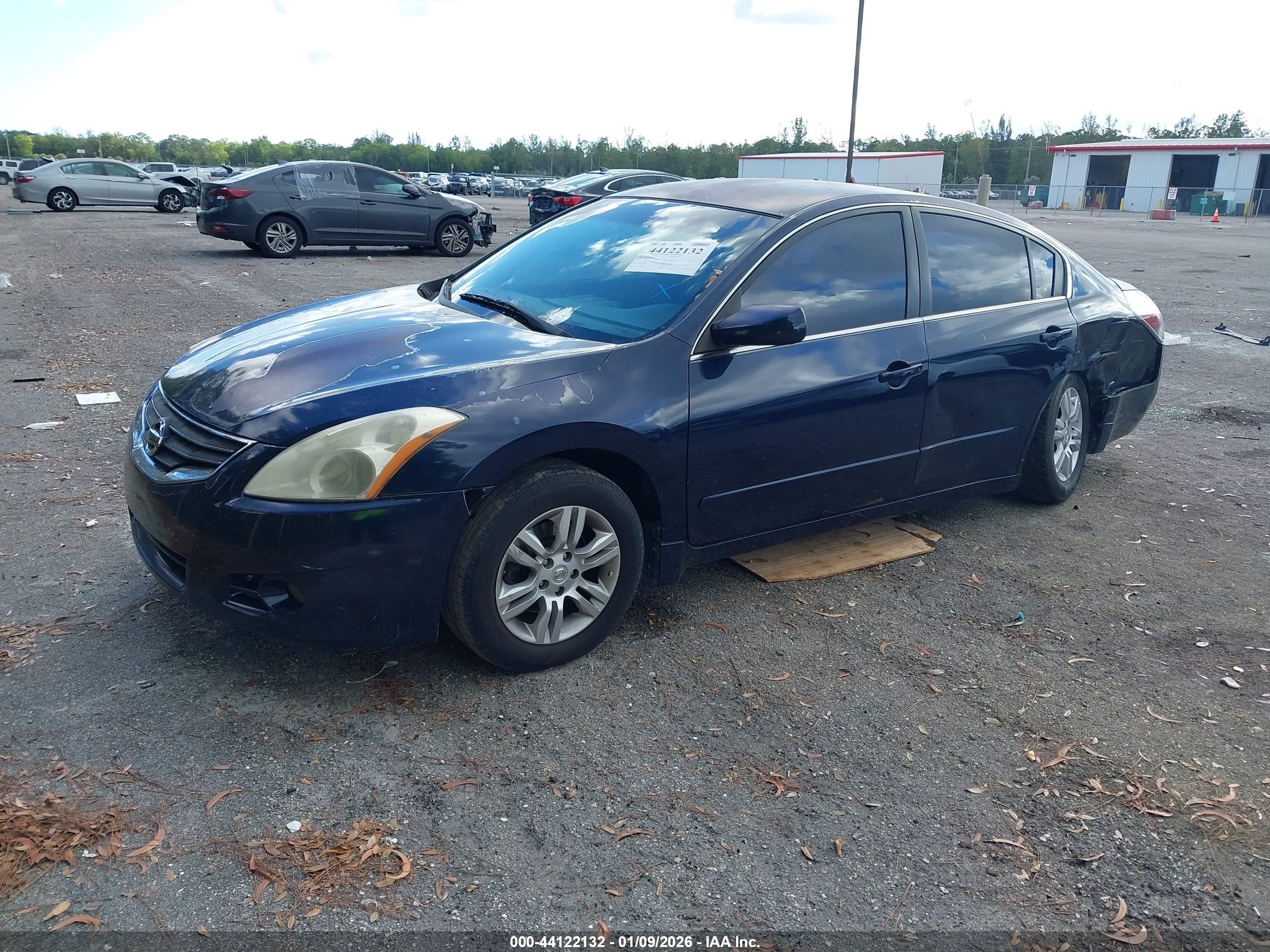 NISSAN ALTIMA image 2
