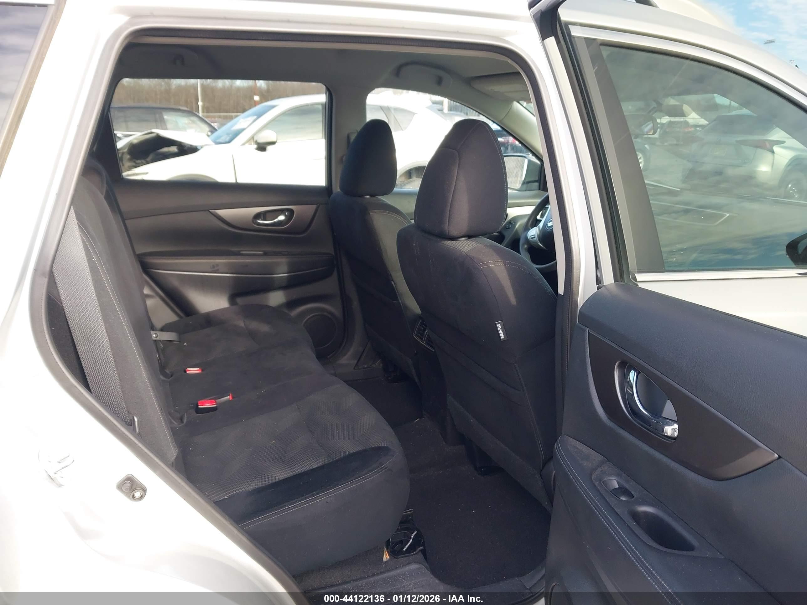 NISSAN ROGUE image 8