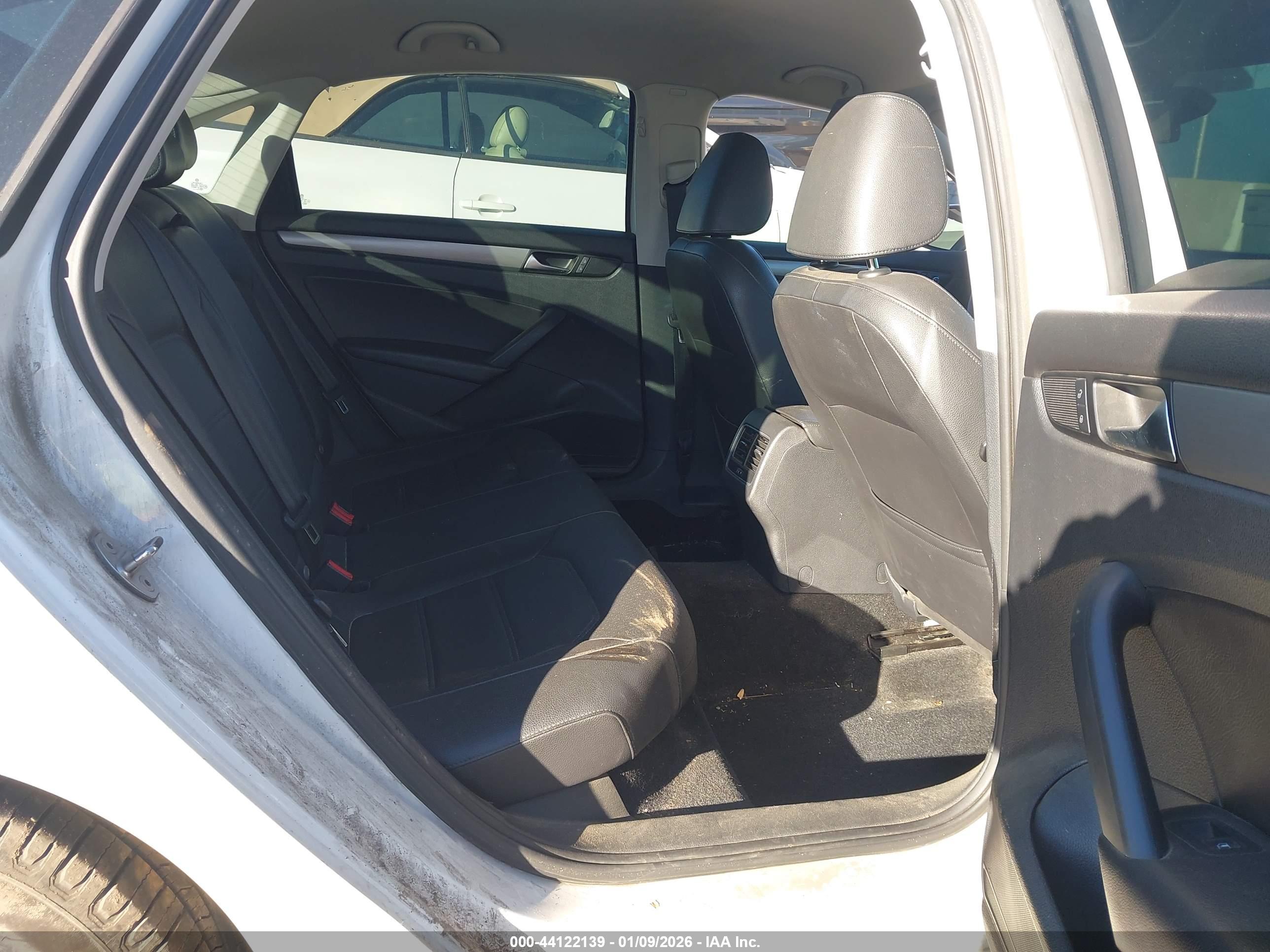 VOLKSWAGEN PASSAT image 8